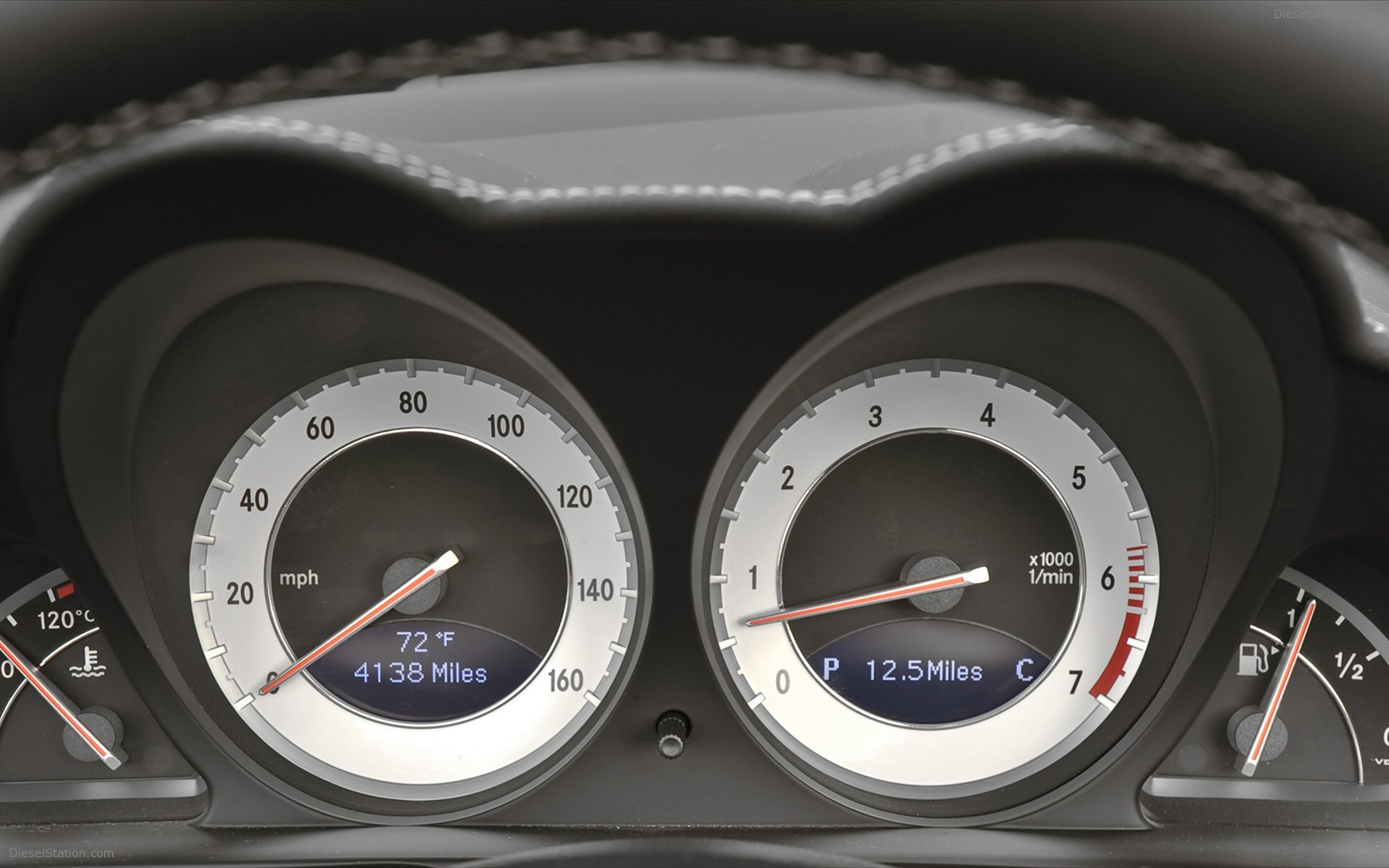 Mercedes Benz SL550 Night Edition 2011