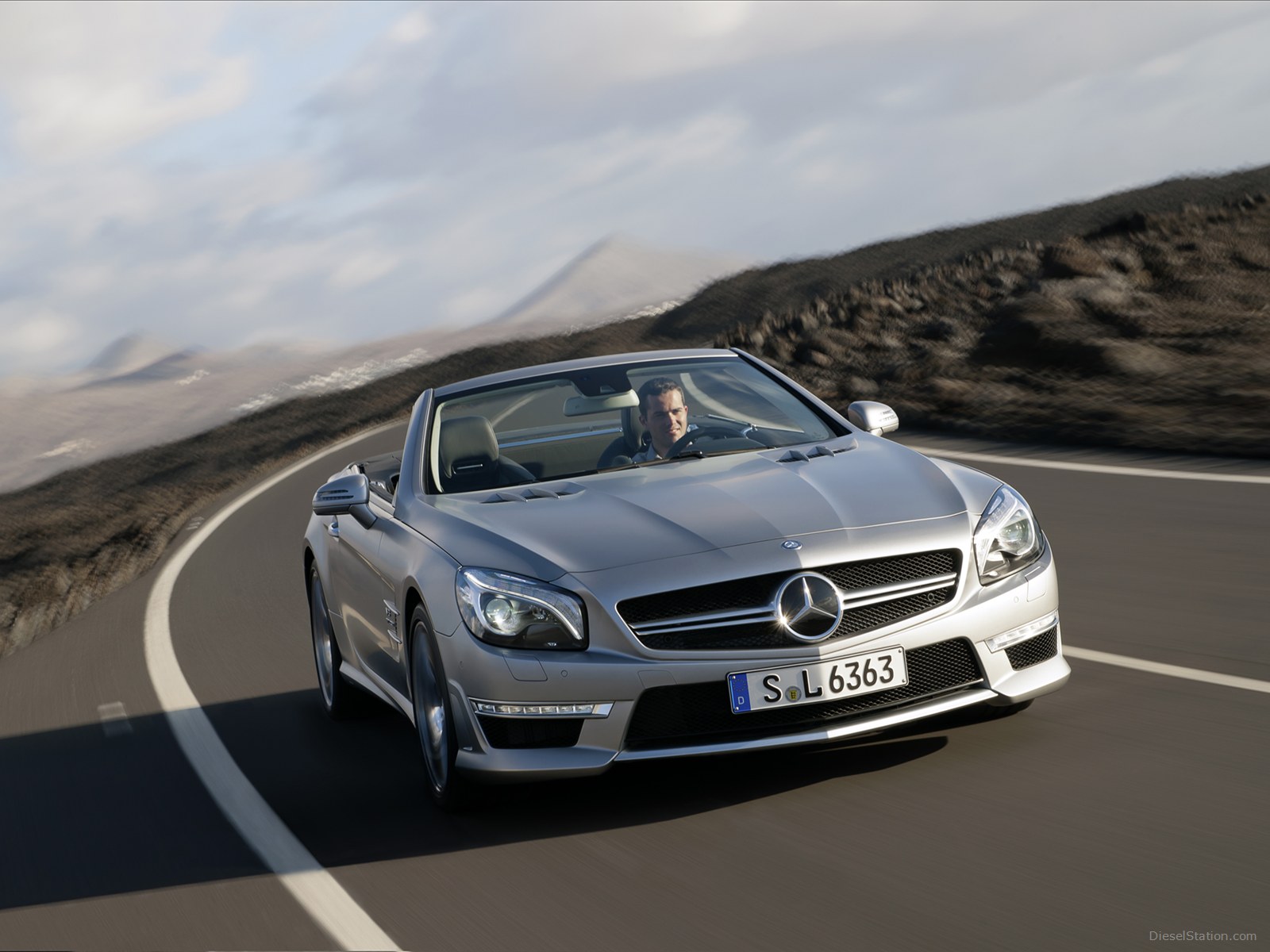 Mercedes-Benz SL63 AMG 2013