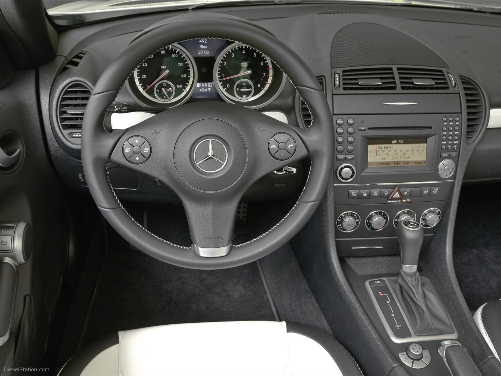 Mercedes-Benz SLK300 Diamond White Edition 2010