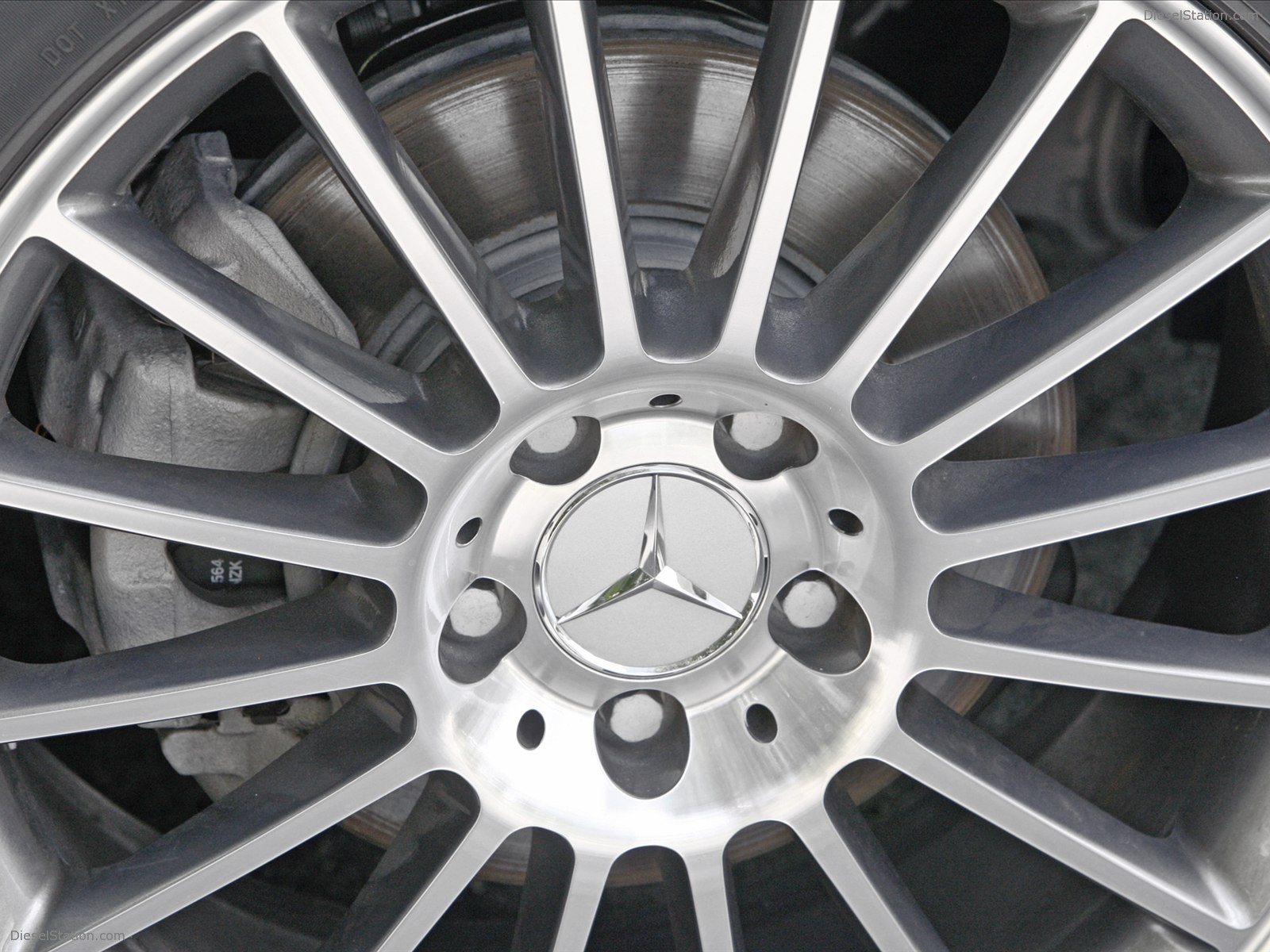 Mercedes Benz SLK300 Diamond White Edition 2010 Mercedes Benz SLK300 Diamond White Edition 2010