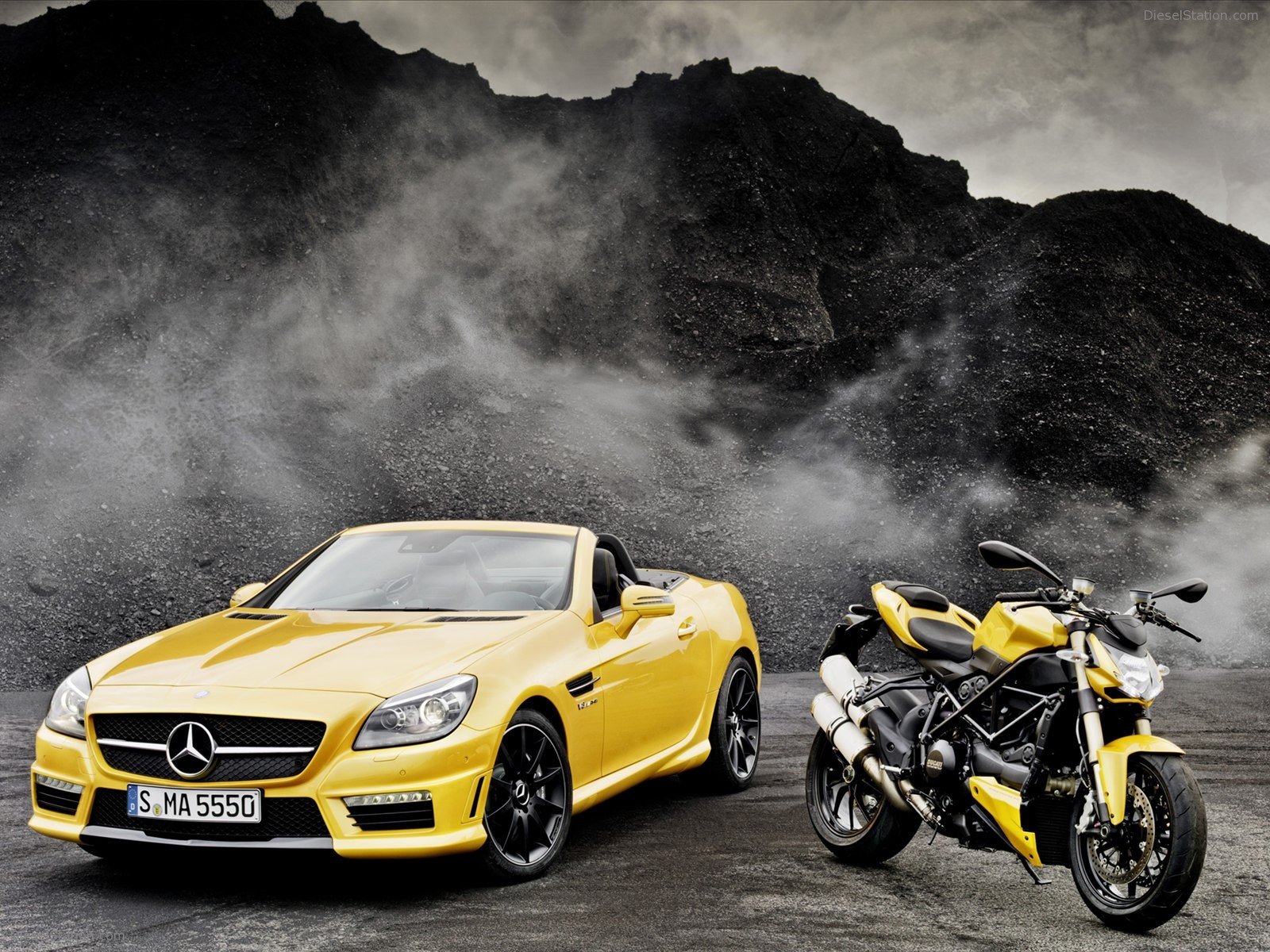 Mercedes-Benz SLK 55 AMG and Ducati Streetfighter 848 Mercedes-Benz SLK 55 AMG and Ducati Streetfighter 848