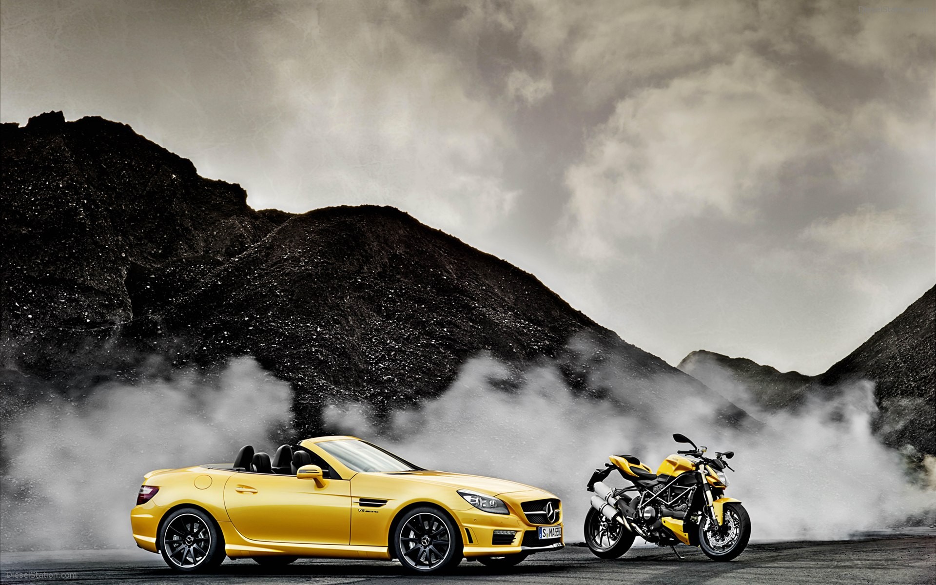 Mercedes-Benz SLK 55 AMG and Ducati Streetfighter 848 Mercedes-Benz SLK 55 AMG and Ducati Streetfighter 848