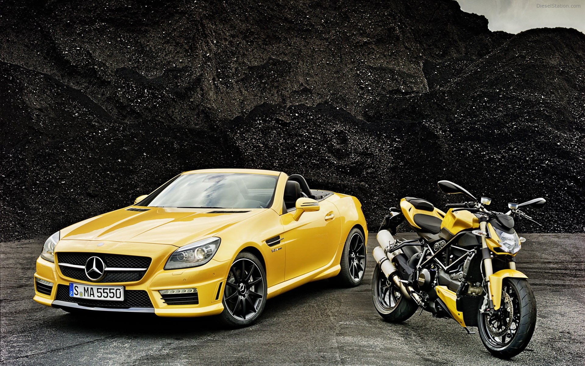 Mercedes-Benz SLK 55 AMG and Ducati Streetfighter 848 Mercedes-Benz SLK 55 AMG and Ducati Streetfighter 848