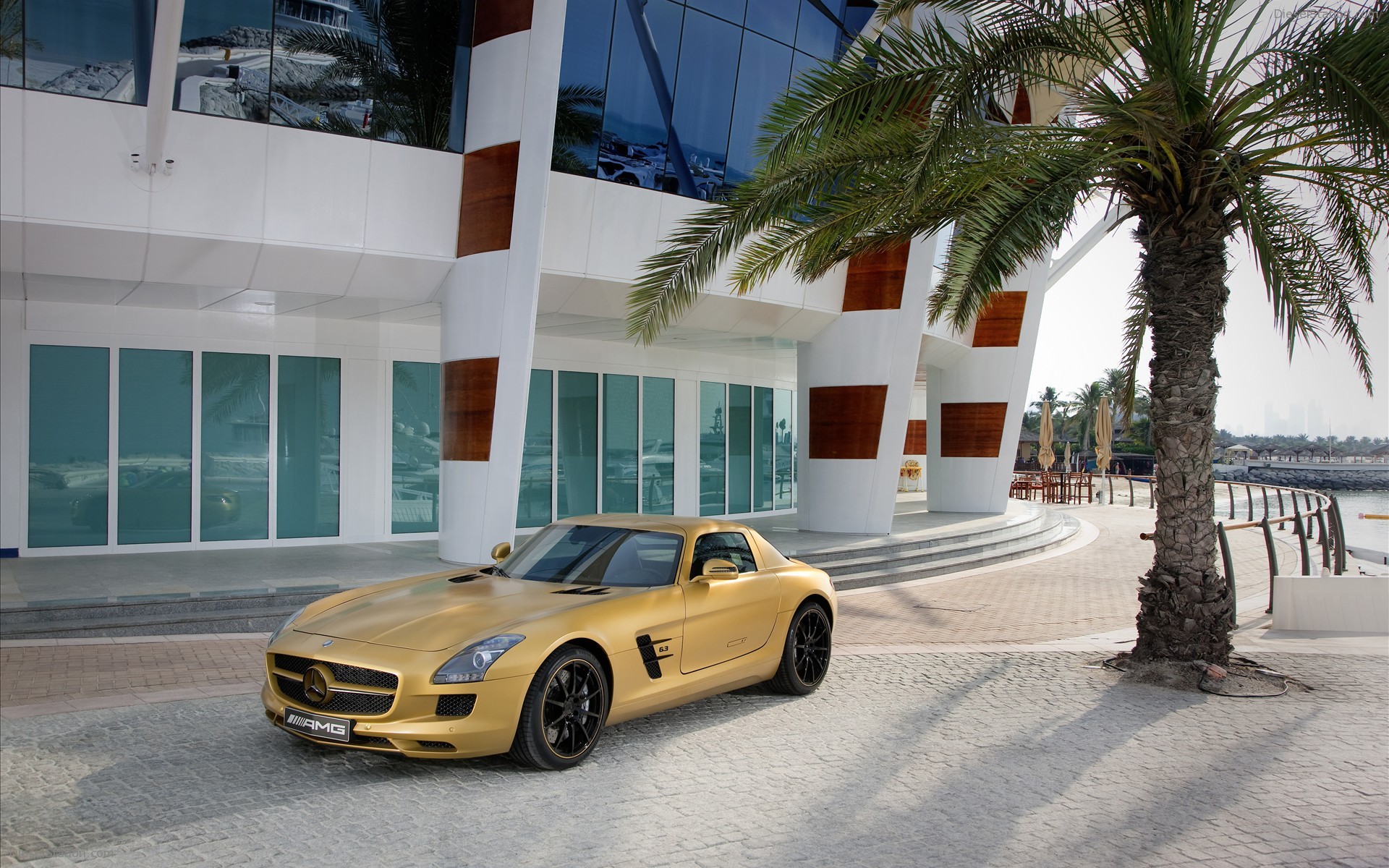 Mercedes Benz SLS AMG Desert Gold 2010