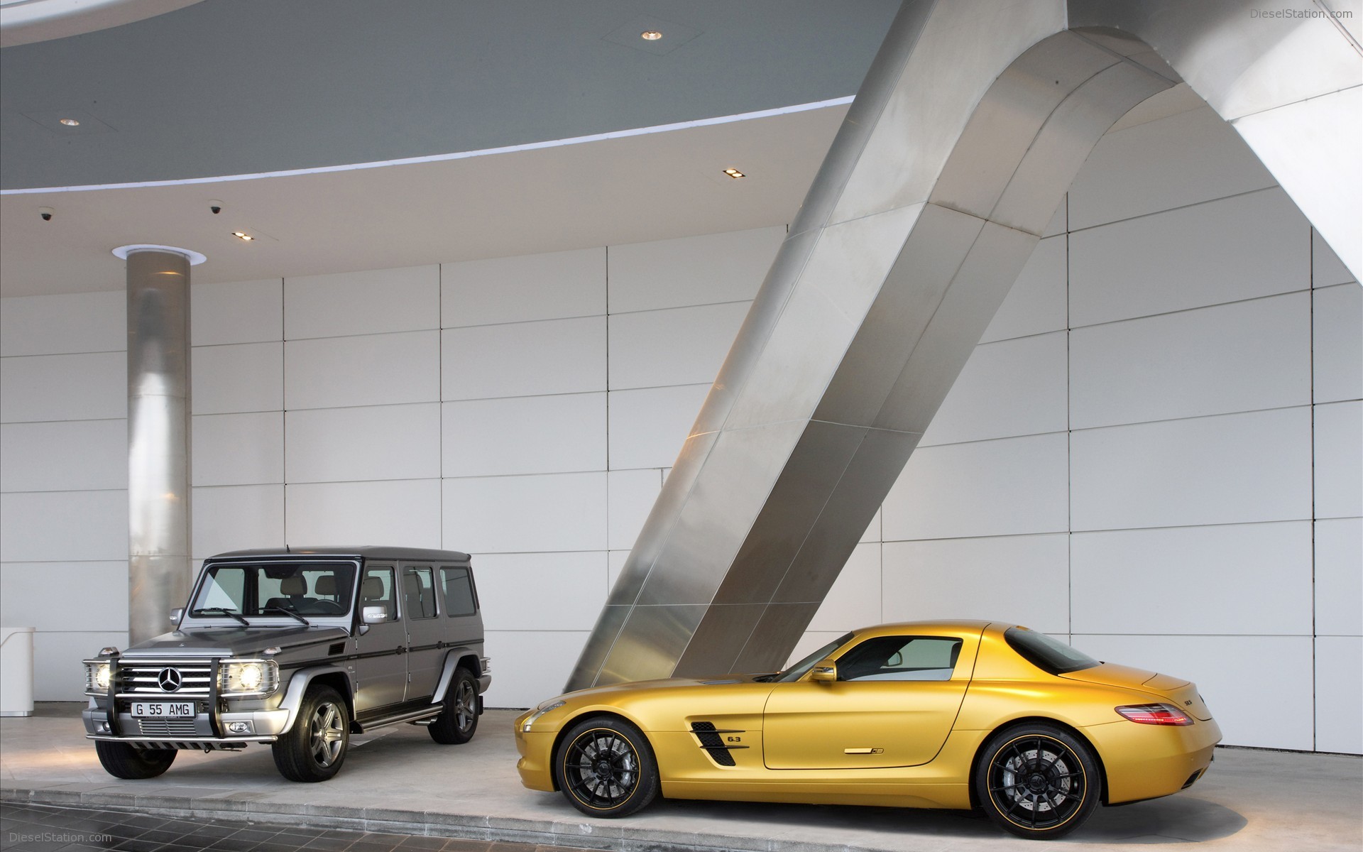 Mercedes Benz SLS AMG Desert Gold 2010