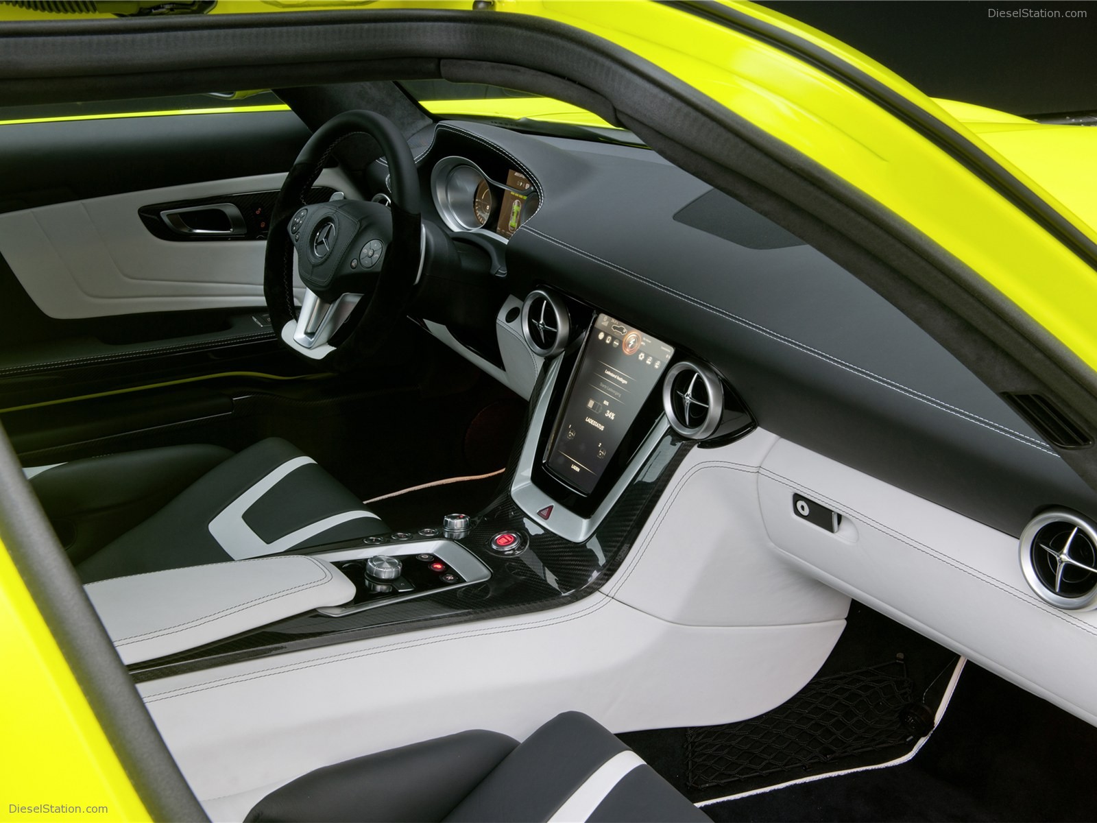 Mercedes Benz SLS AMG E-CELL 2011