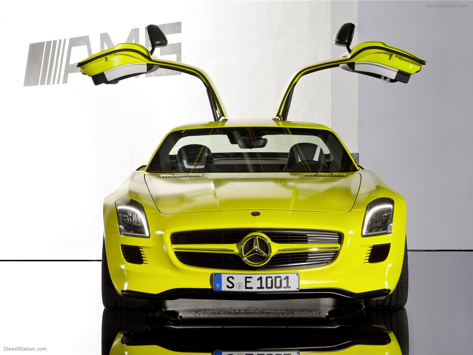 Mercedes Benz SLS AMG E-CELL 2011