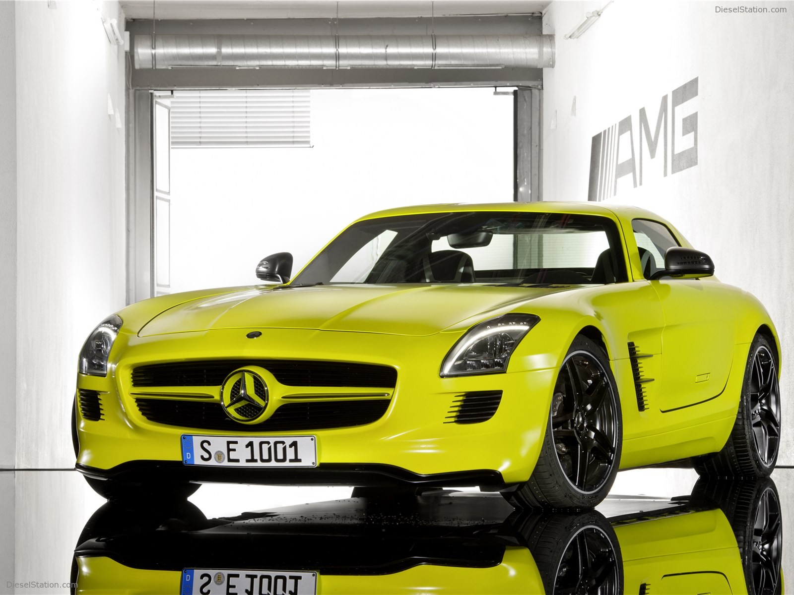 Mercedes Benz SLS AMG E-CELL 2011