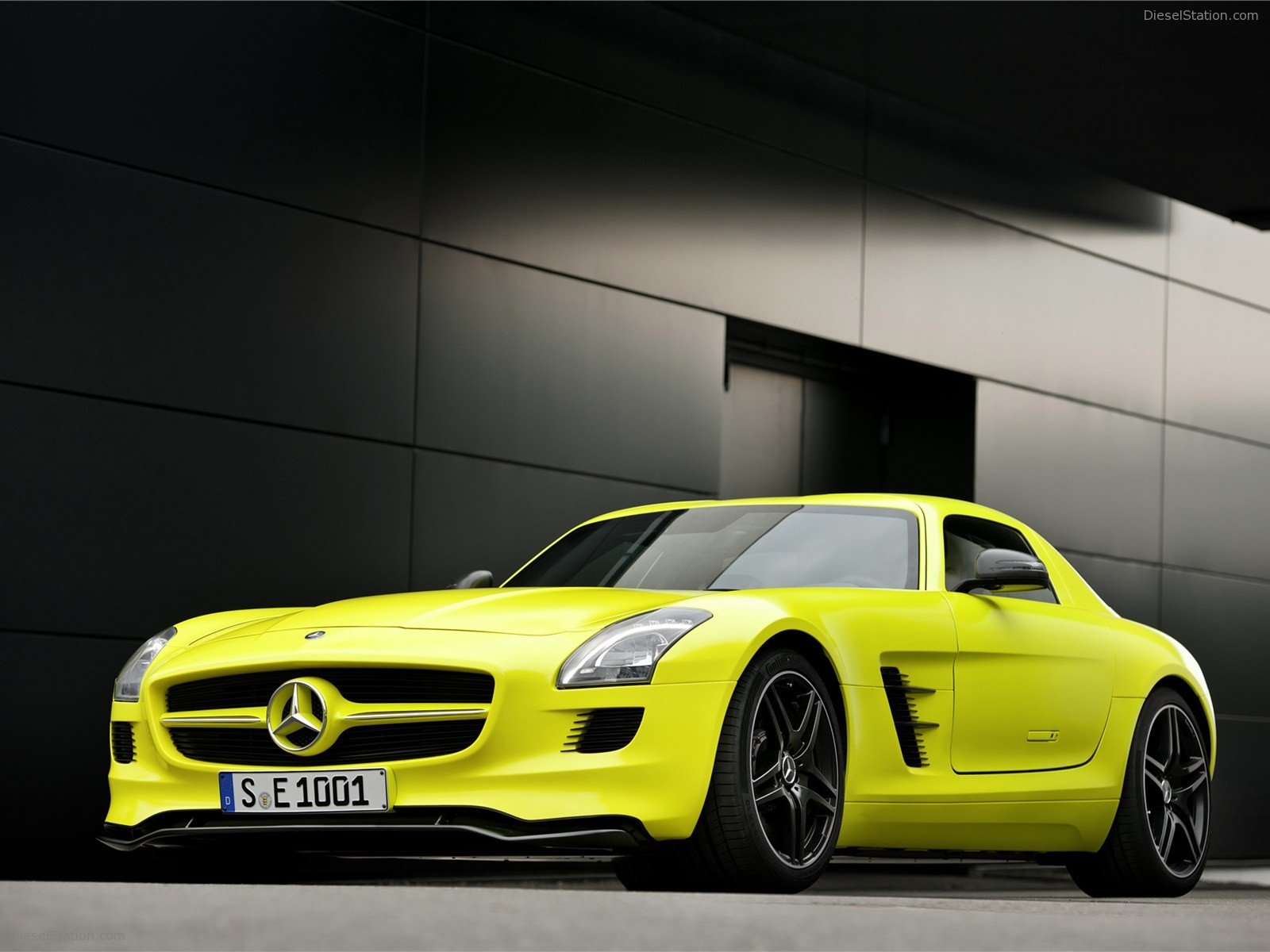 Mercedes Benz SLS AMG E-CELL 2011