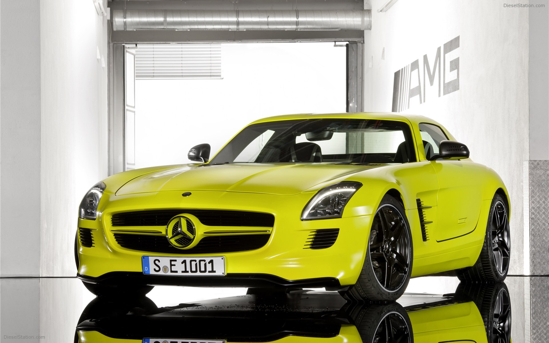 Mercedes Benz SLS AMG E-CELL 2011