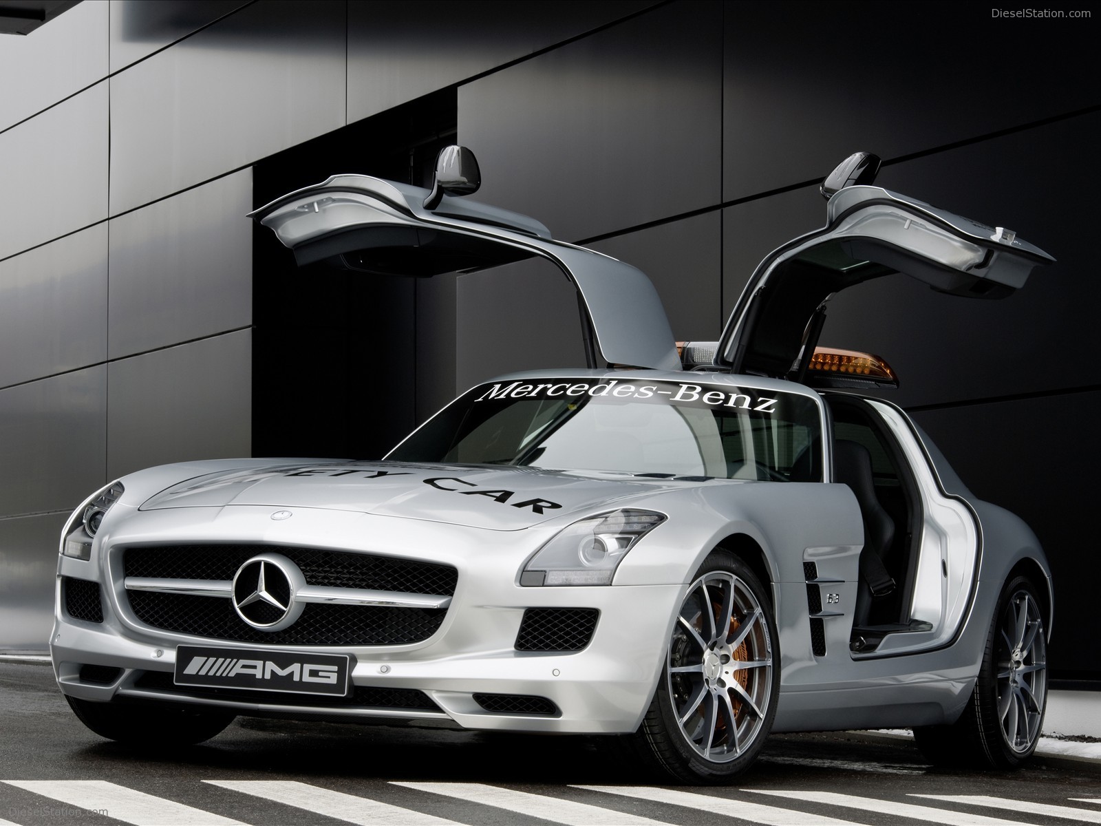 Mercedes-Benz SLS AMG F1 Safety Car 2010 Mercedes-Benz SLS AMG F1 Safety Car 2010