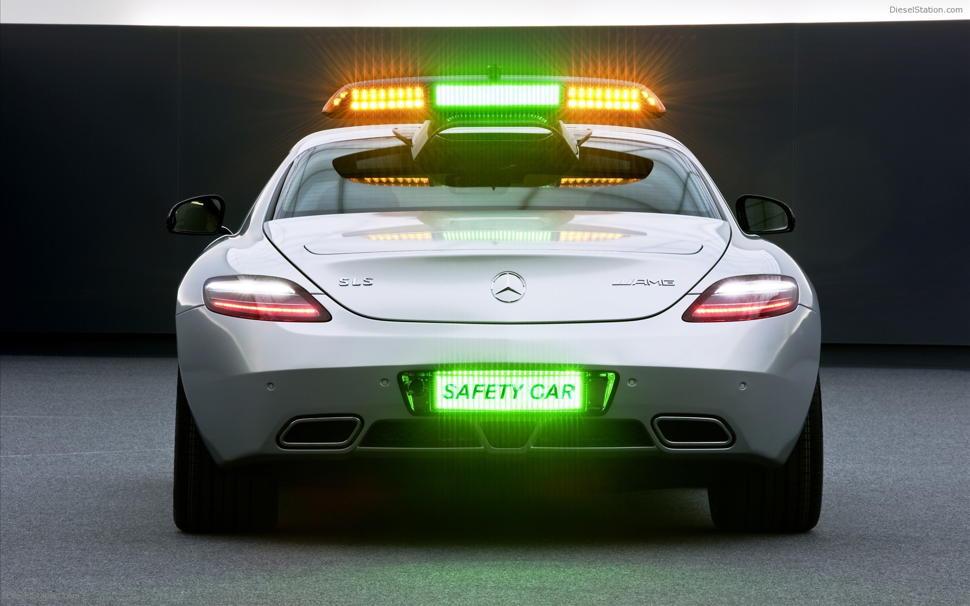 Mercedes-Benz SLS AMG F1 Safety Car 2010 Mercedes-Benz SLS AMG F1 Safety Car 2010