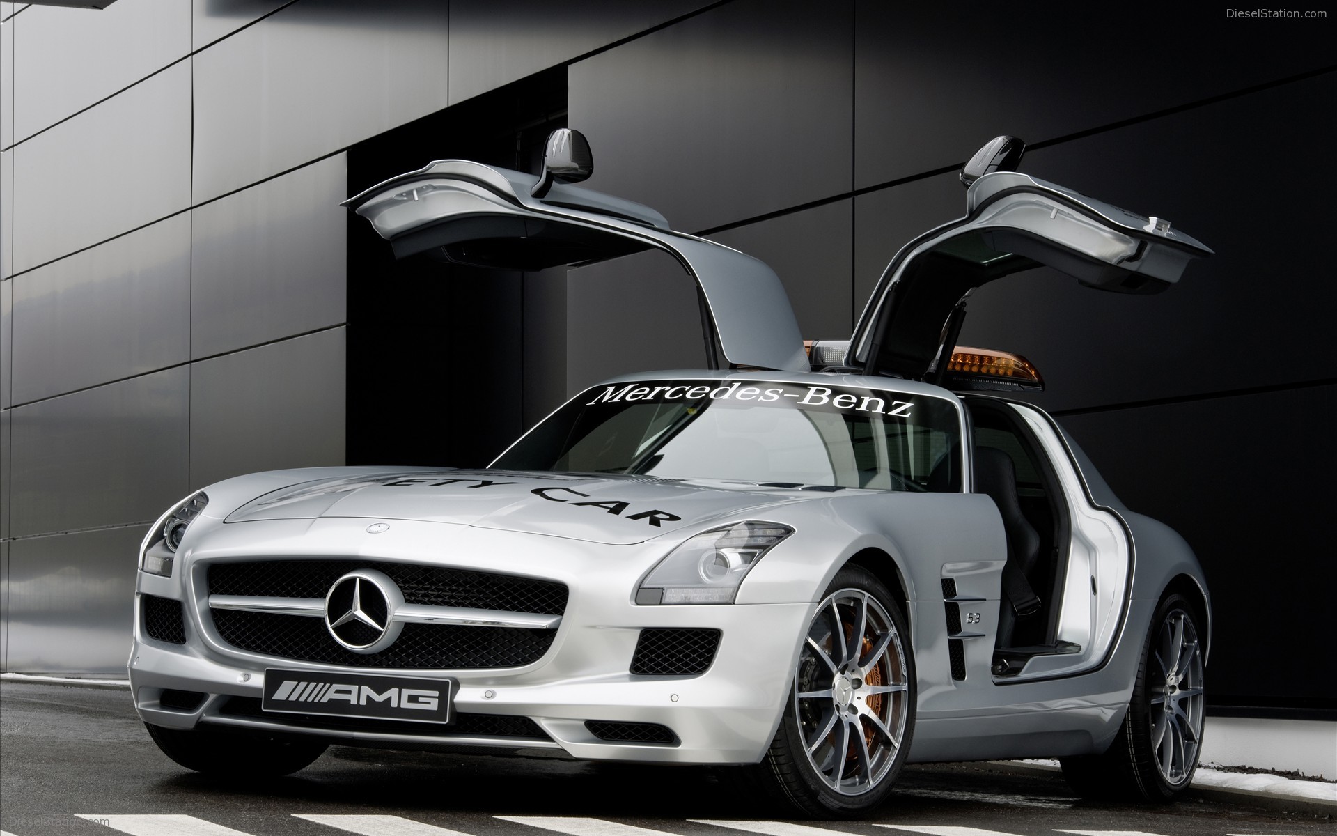 Mercedes-Benz SLS AMG F1 Safety Car 2010 Mercedes-Benz SLS AMG F1 Safety Car 2010