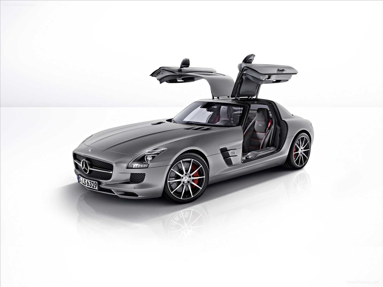 Mercedes-Benz SLS AMG GT 2013