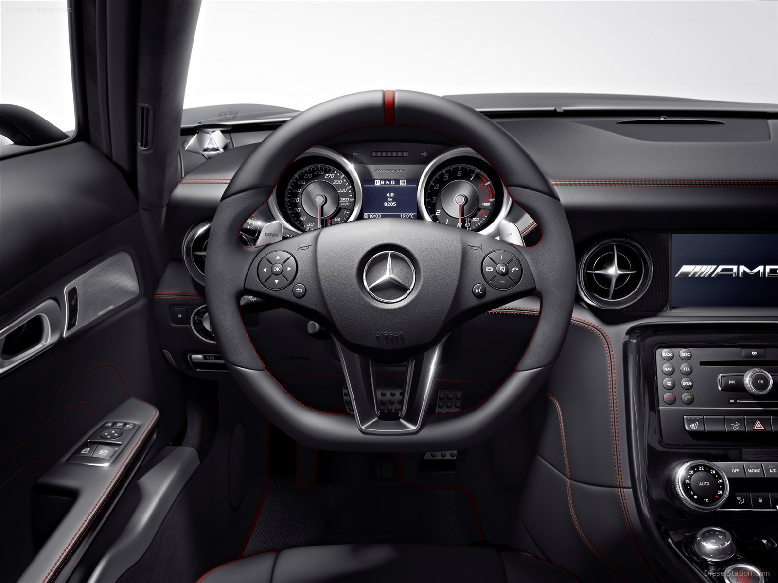 Mercedes-Benz SLS AMG GT 2013