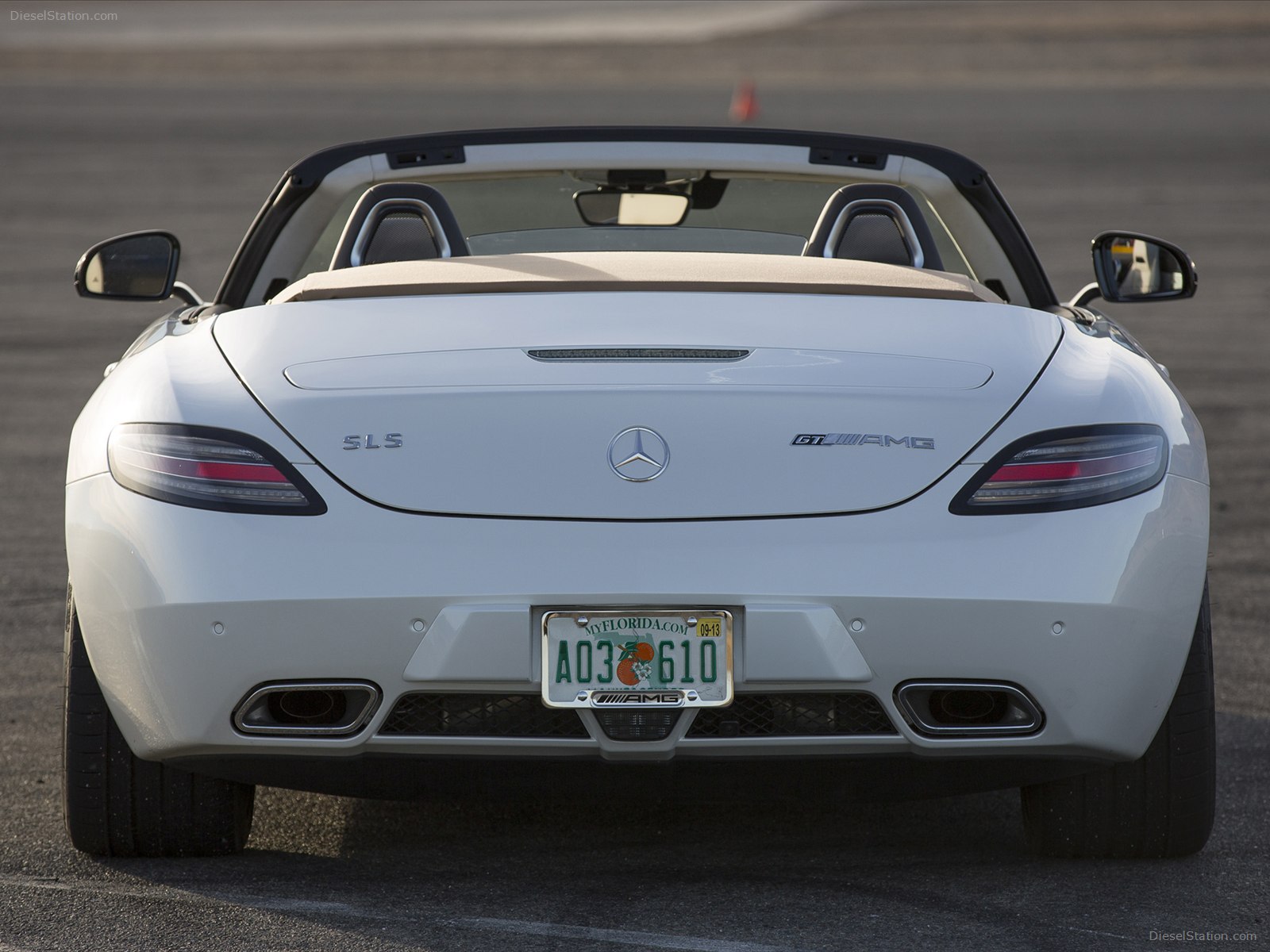 Mercedes-Benz SLS AMG GT 2013