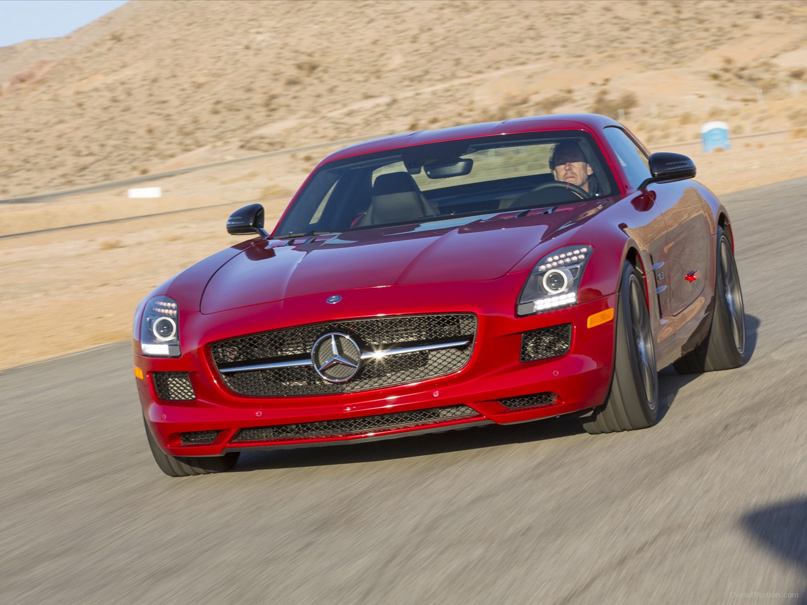 Mercedes-Benz SLS AMG GT 2013