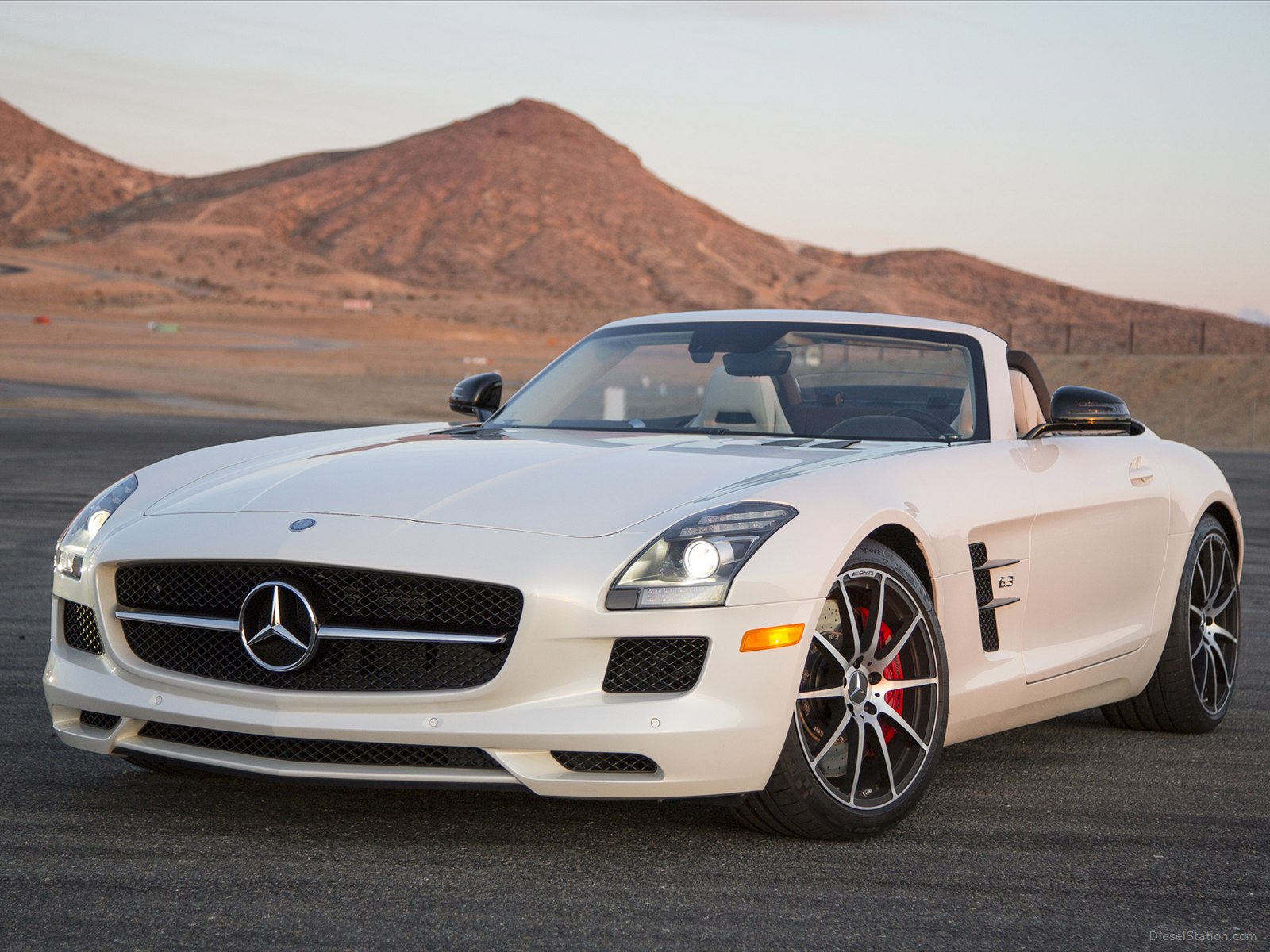 Mercedes-Benz SLS AMG GT 2013