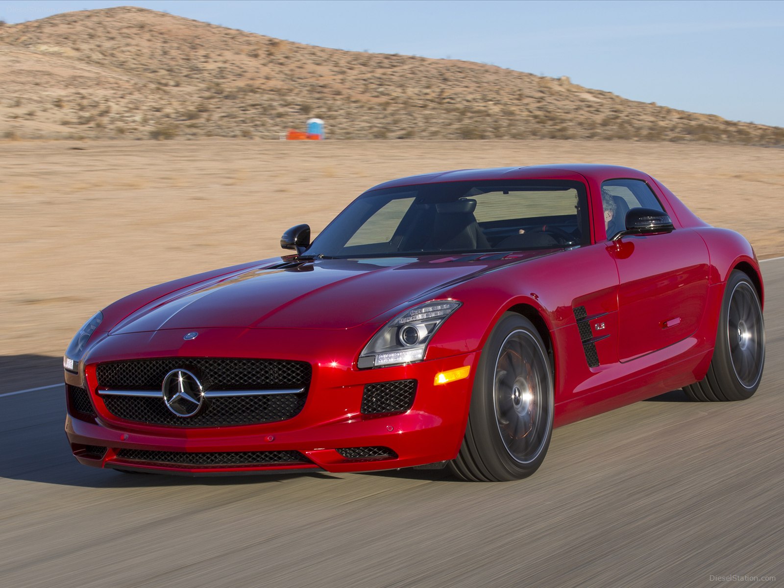 Mercedes-Benz SLS AMG GT 2013