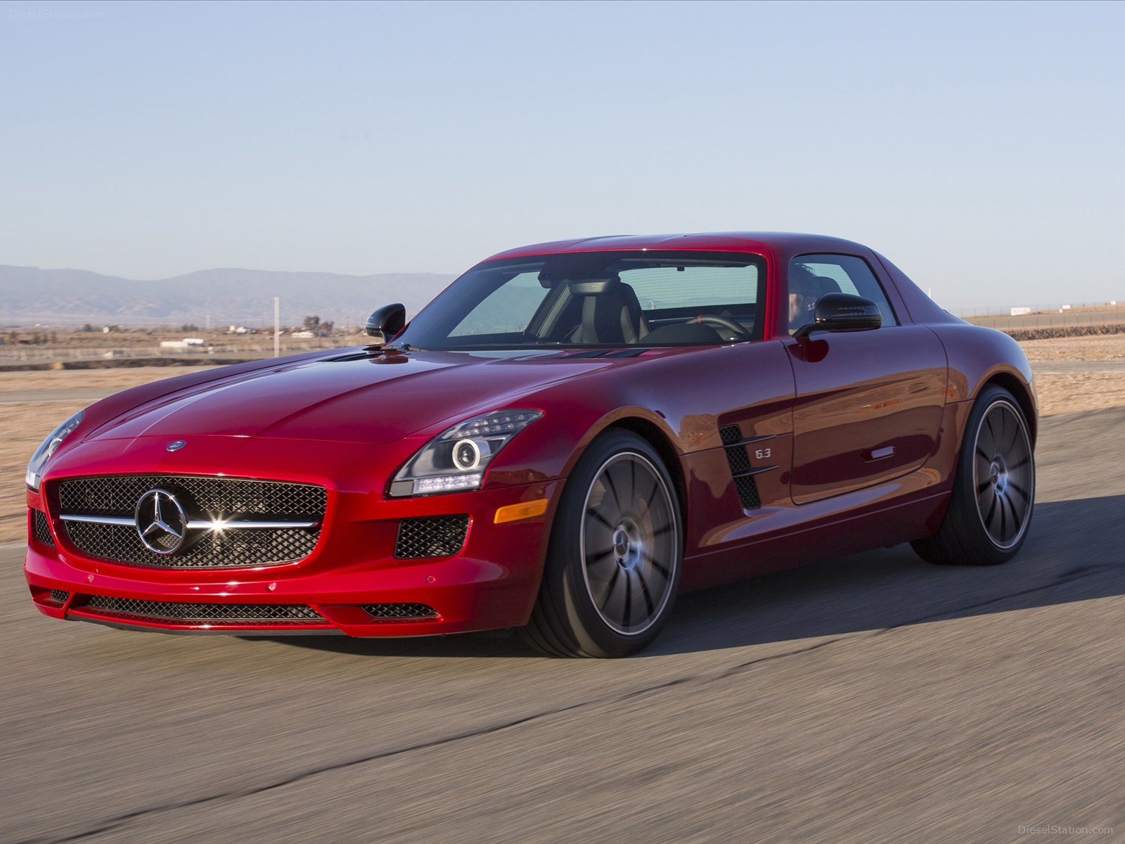 Mercedes-Benz SLS AMG GT 2013