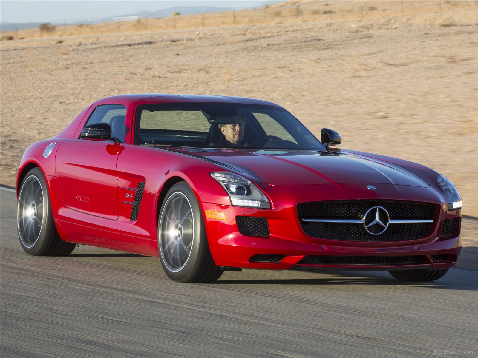 Mercedes-Benz SLS AMG GT 2013