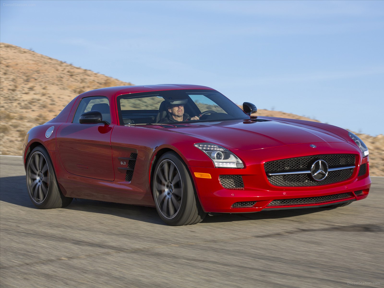 Mercedes-Benz SLS AMG GT 2013