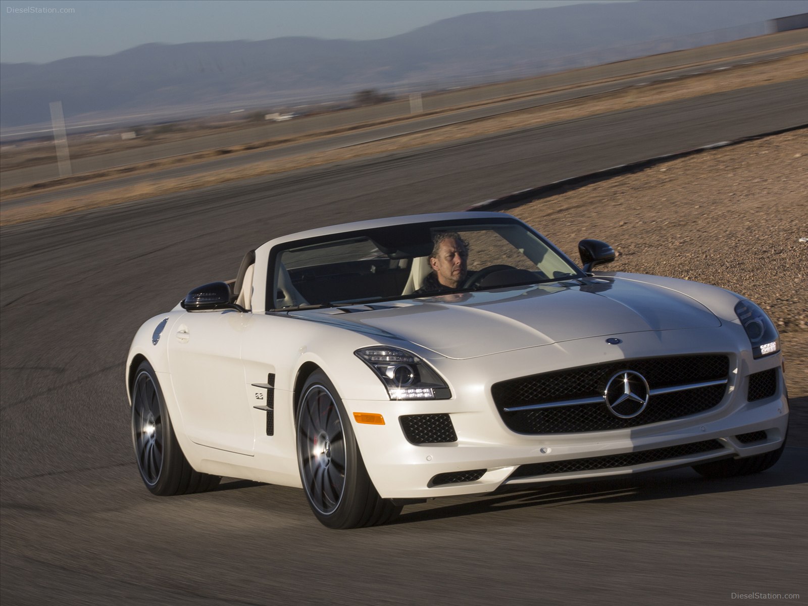 Mercedes-Benz SLS AMG GT 2013