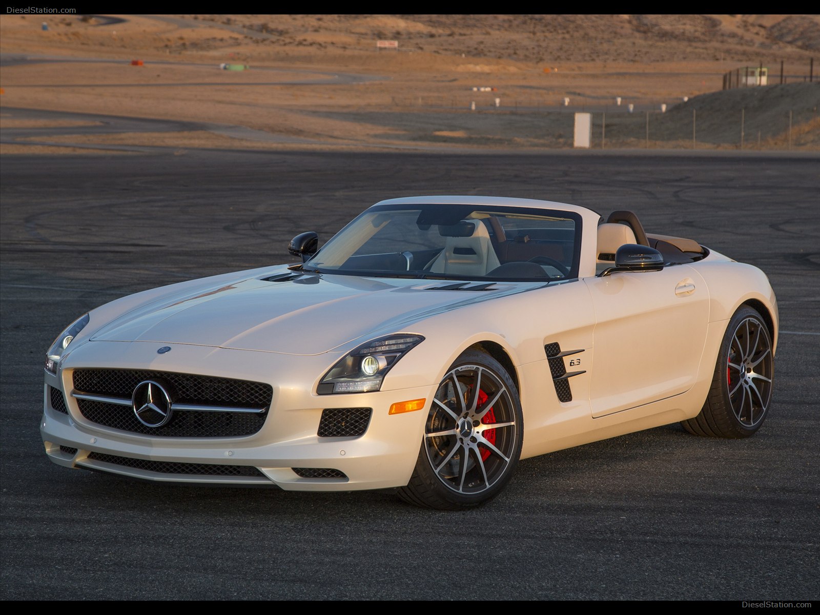 Mercedes-Benz SLS AMG GT 2013