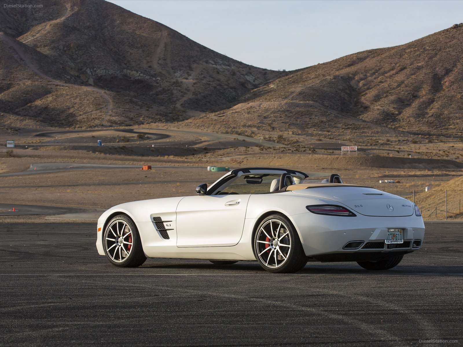 Mercedes-Benz SLS AMG GT 2013