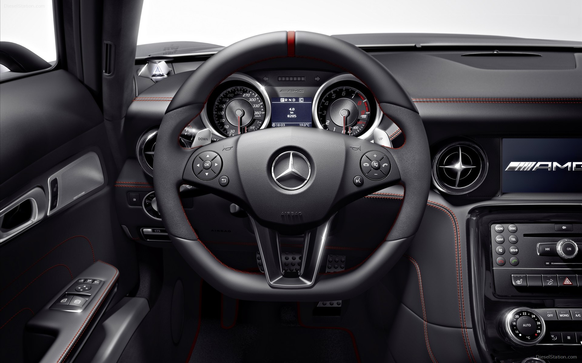 Mercedes-Benz SLS AMG GT 2013