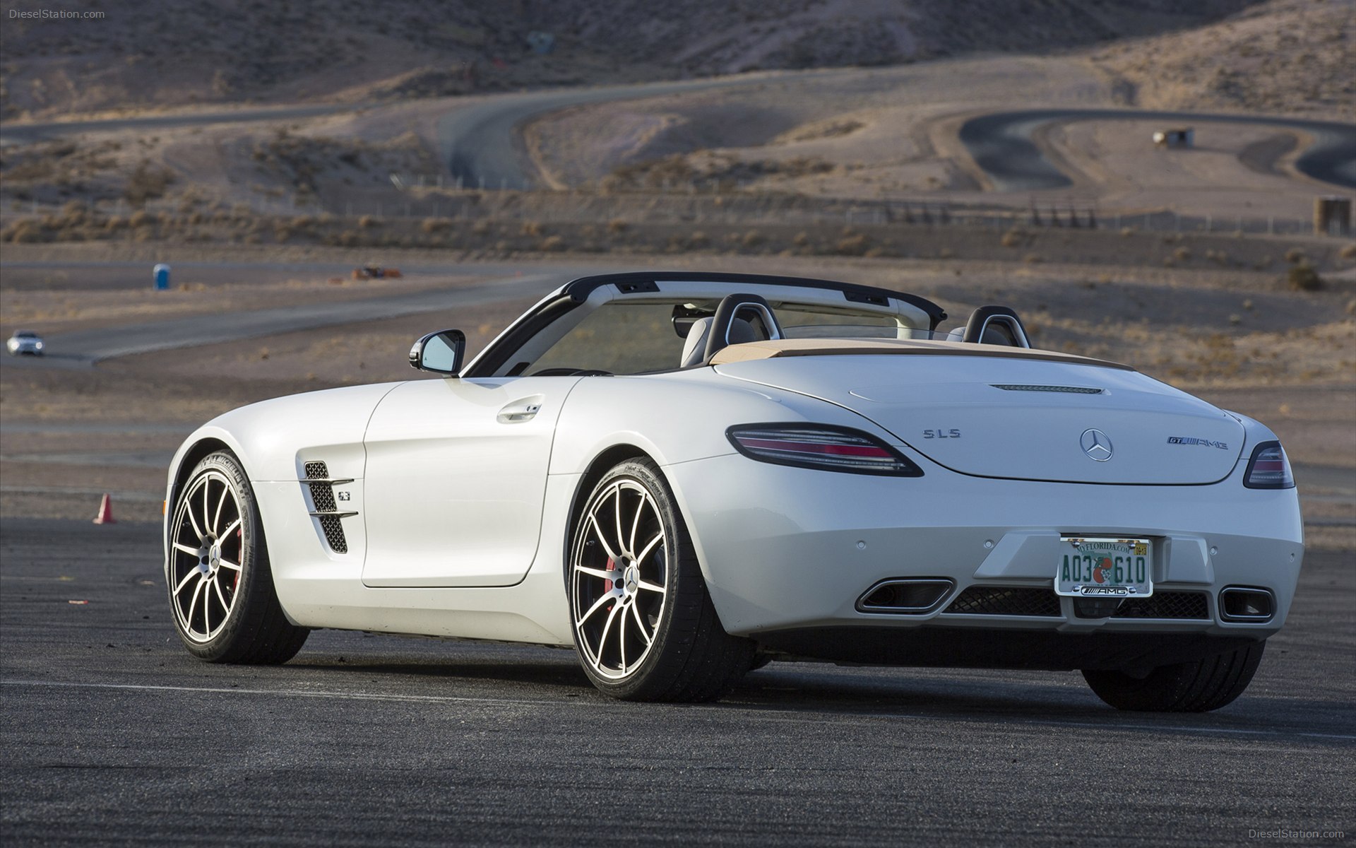 Mercedes-Benz SLS AMG GT 2013