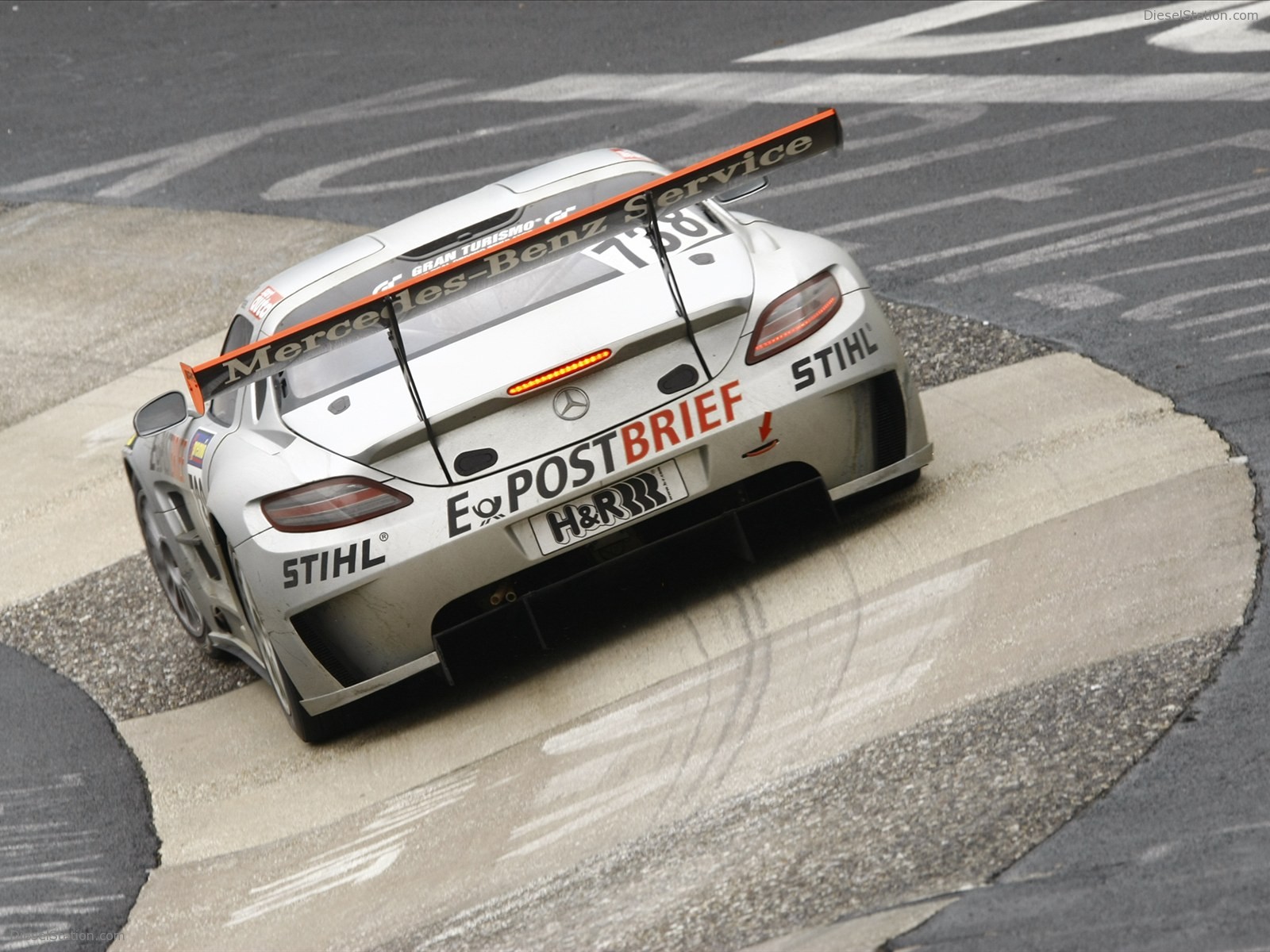 Mercedes-Benz SLS AMG GT3 2010 (Wrong Pictures)