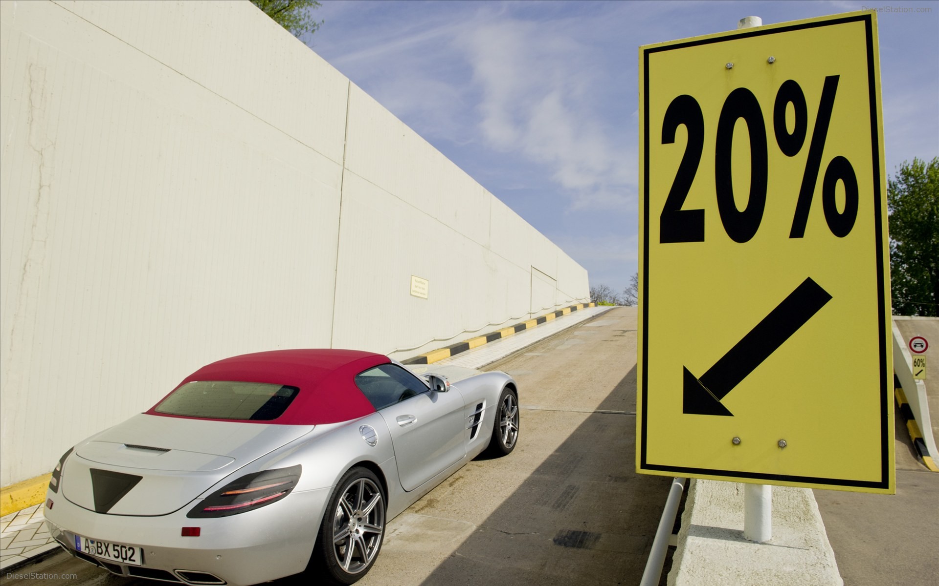 Mercedes-Benz SLS AMG Roadster 2012