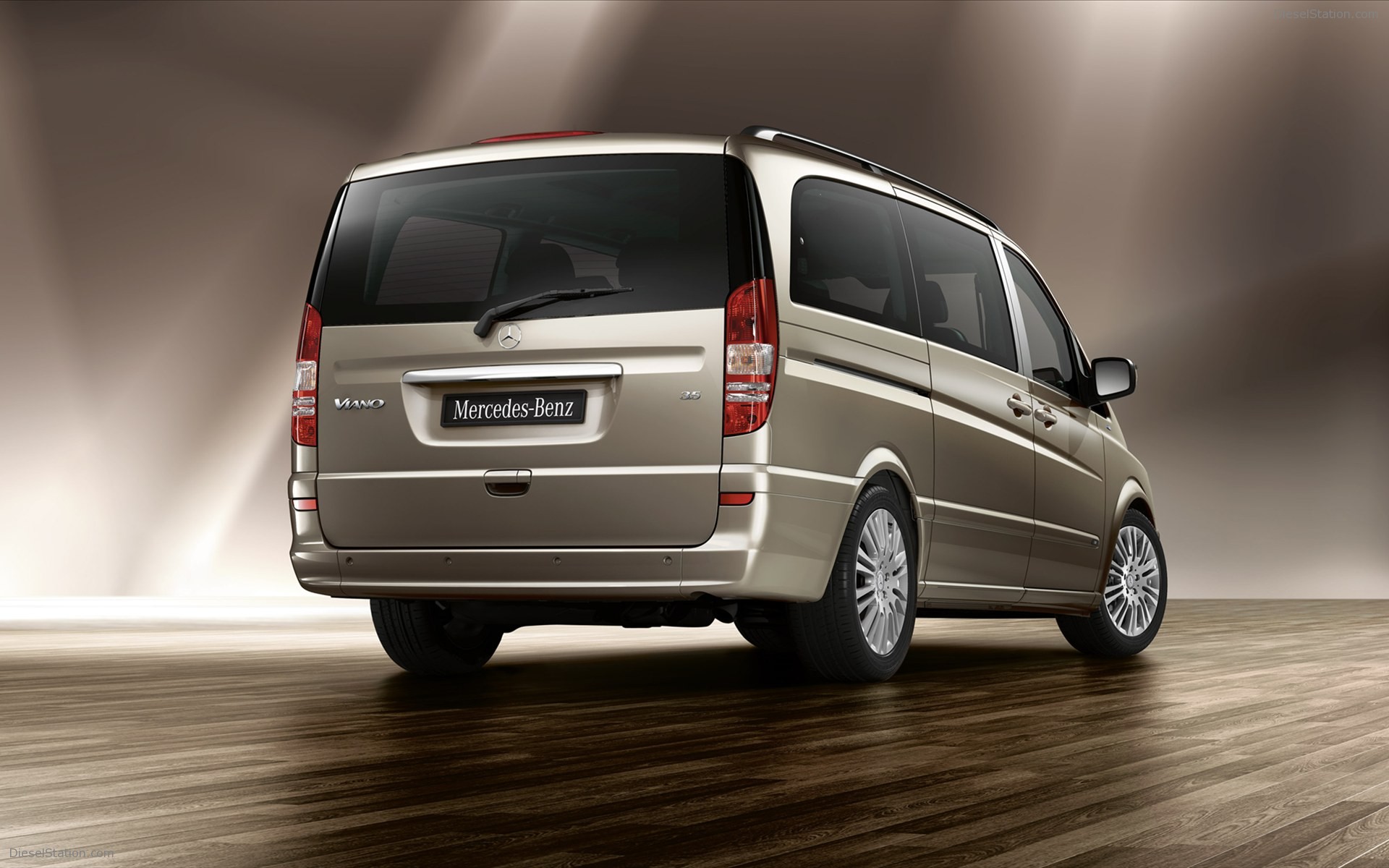 Mercedes-Benz Viano 2011