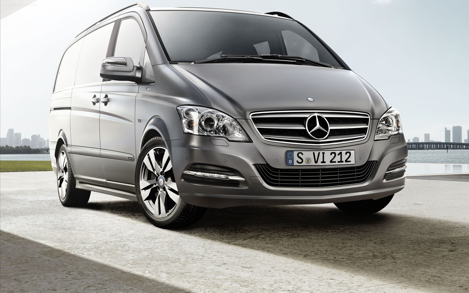 Mercedes Benz Viano PEARL Limited Edition 2013 Mercedes Benz Viano PEARL Limited Edition 2013