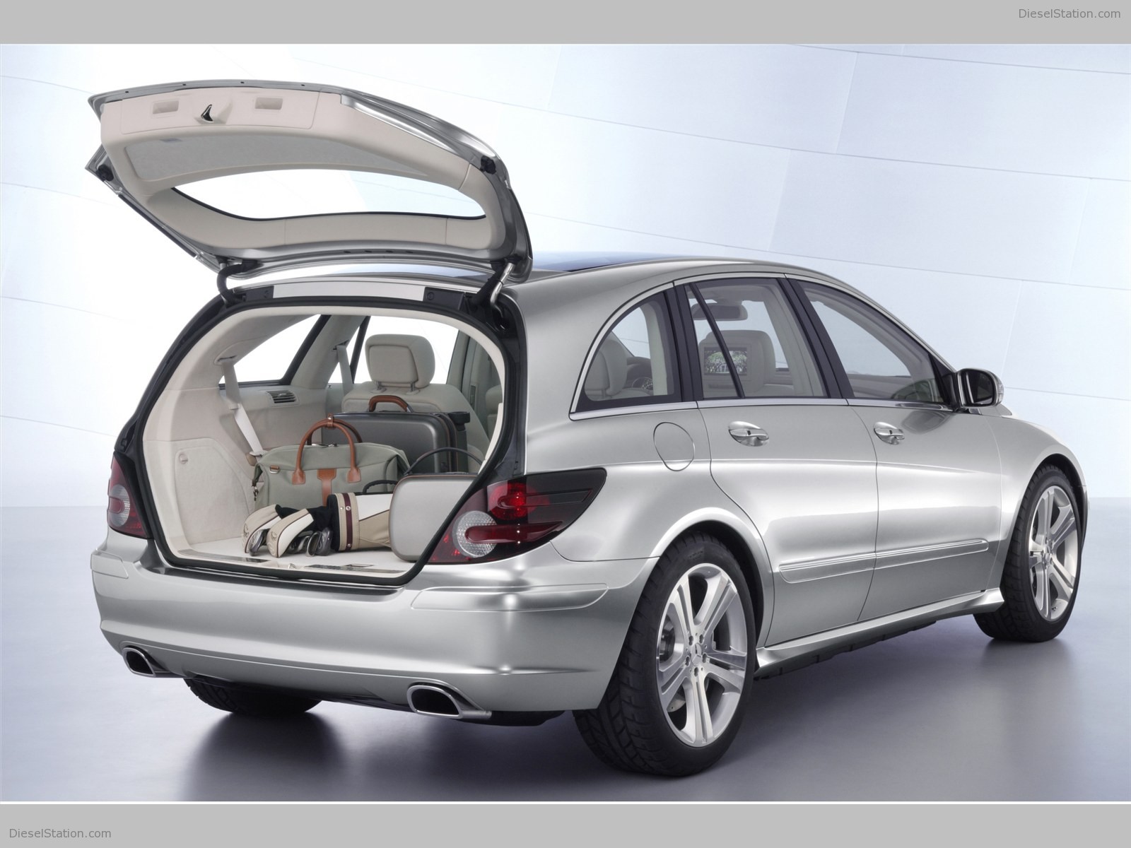 Mercedes Benz Vision B Sports Tourer 2004