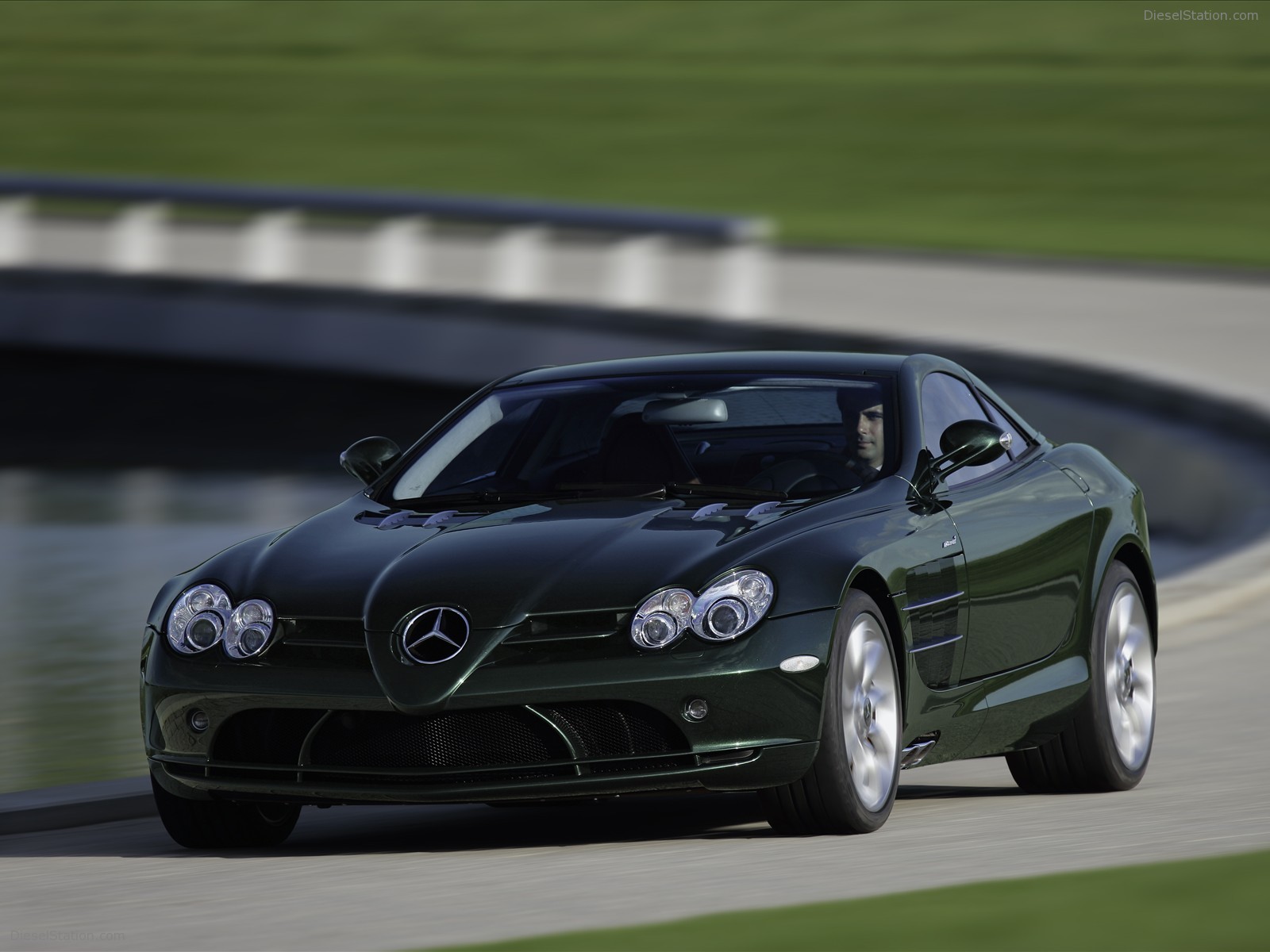 Mercedes-Benz & McLaren bringing SLR Supercars to an end Mercedes-Benz & McLaren bringing SLR Supercars to an end