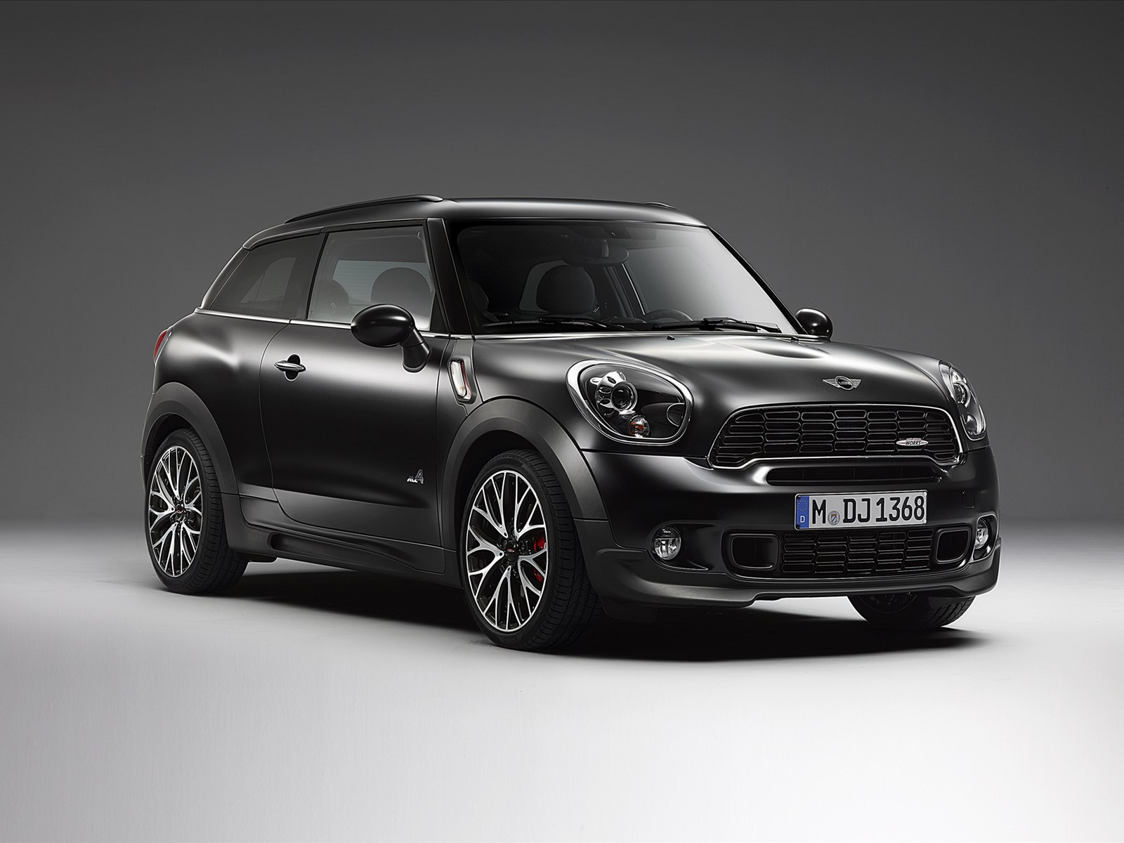 MINI Frozen Black Metallic 2014