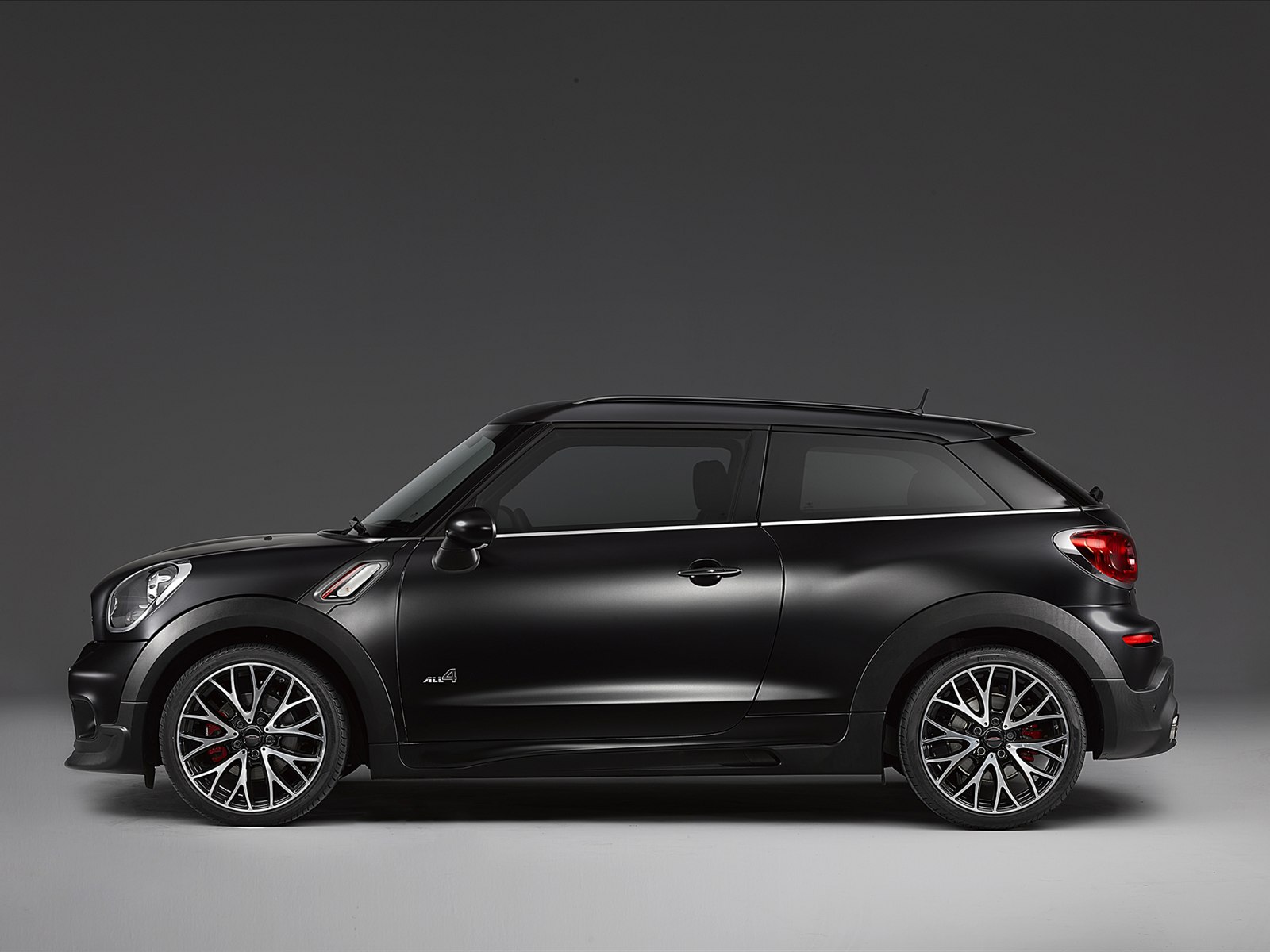 MINI Frozen Black Metallic 2014