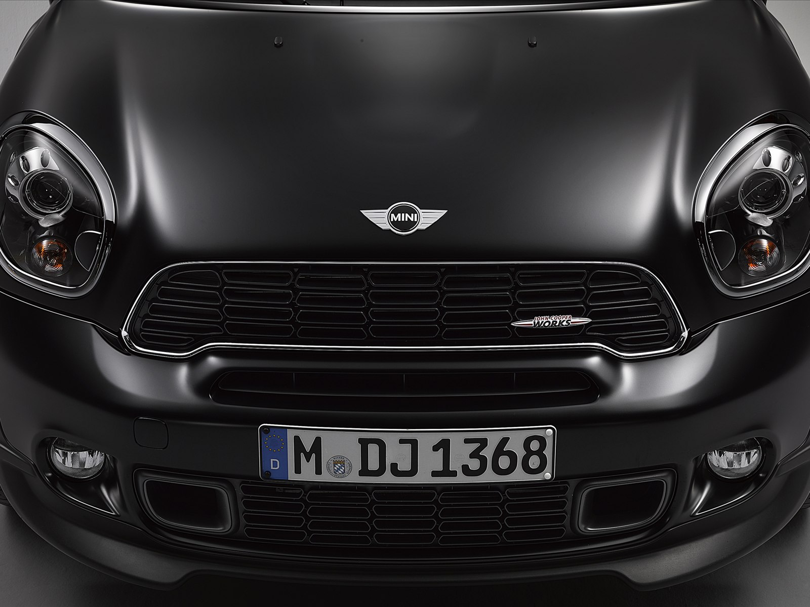 MINI Frozen Black Metallic 2014