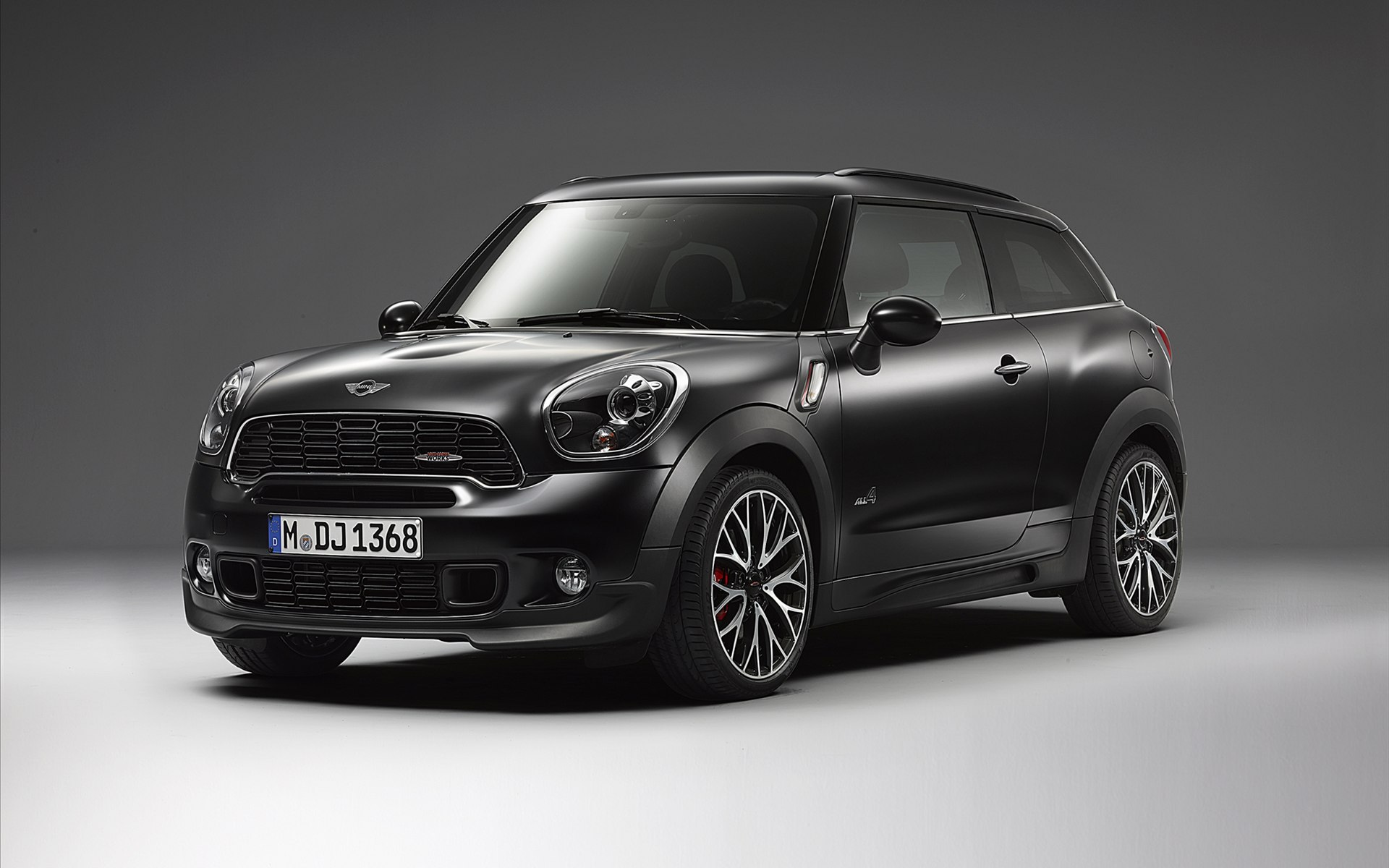 MINI Frozen Black Metallic 2014