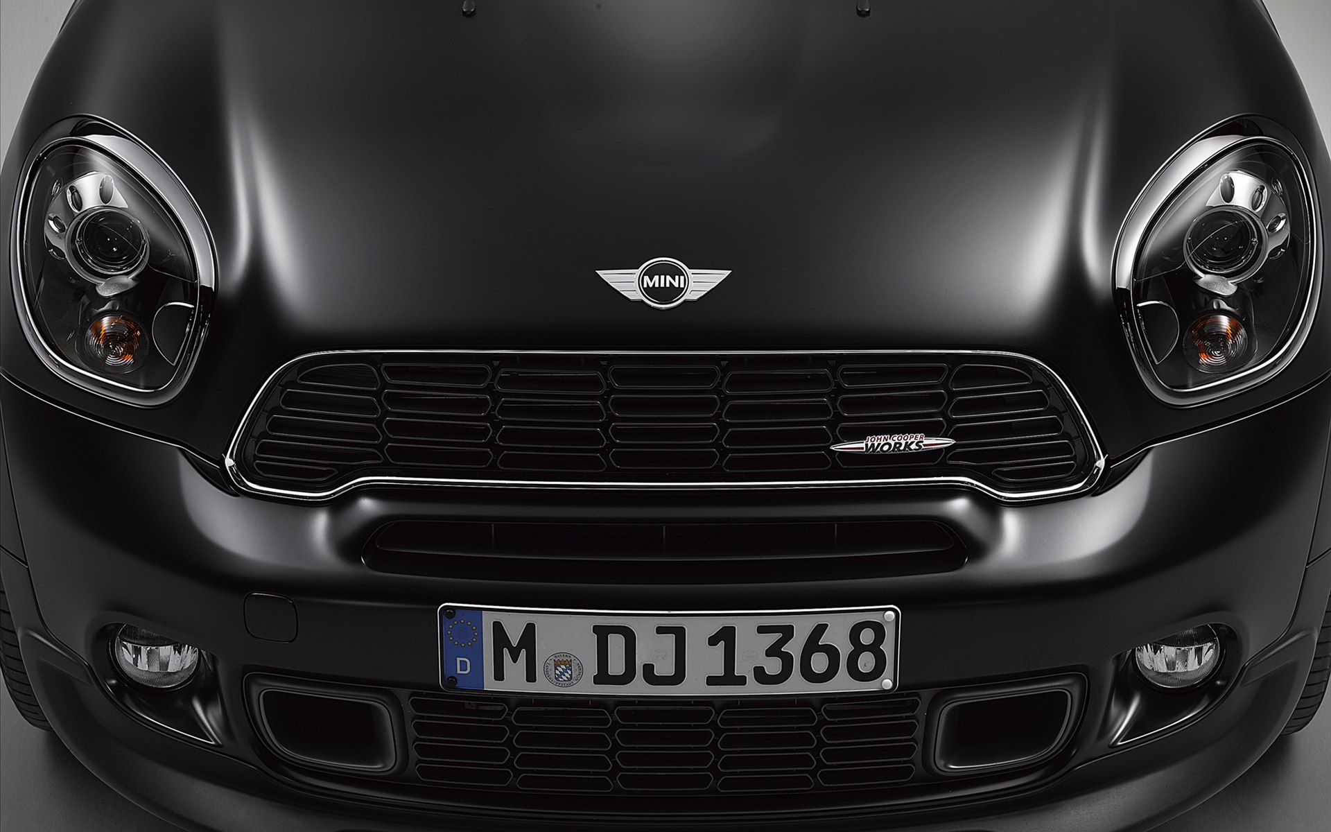 MINI Frozen Black Metallic 2014
