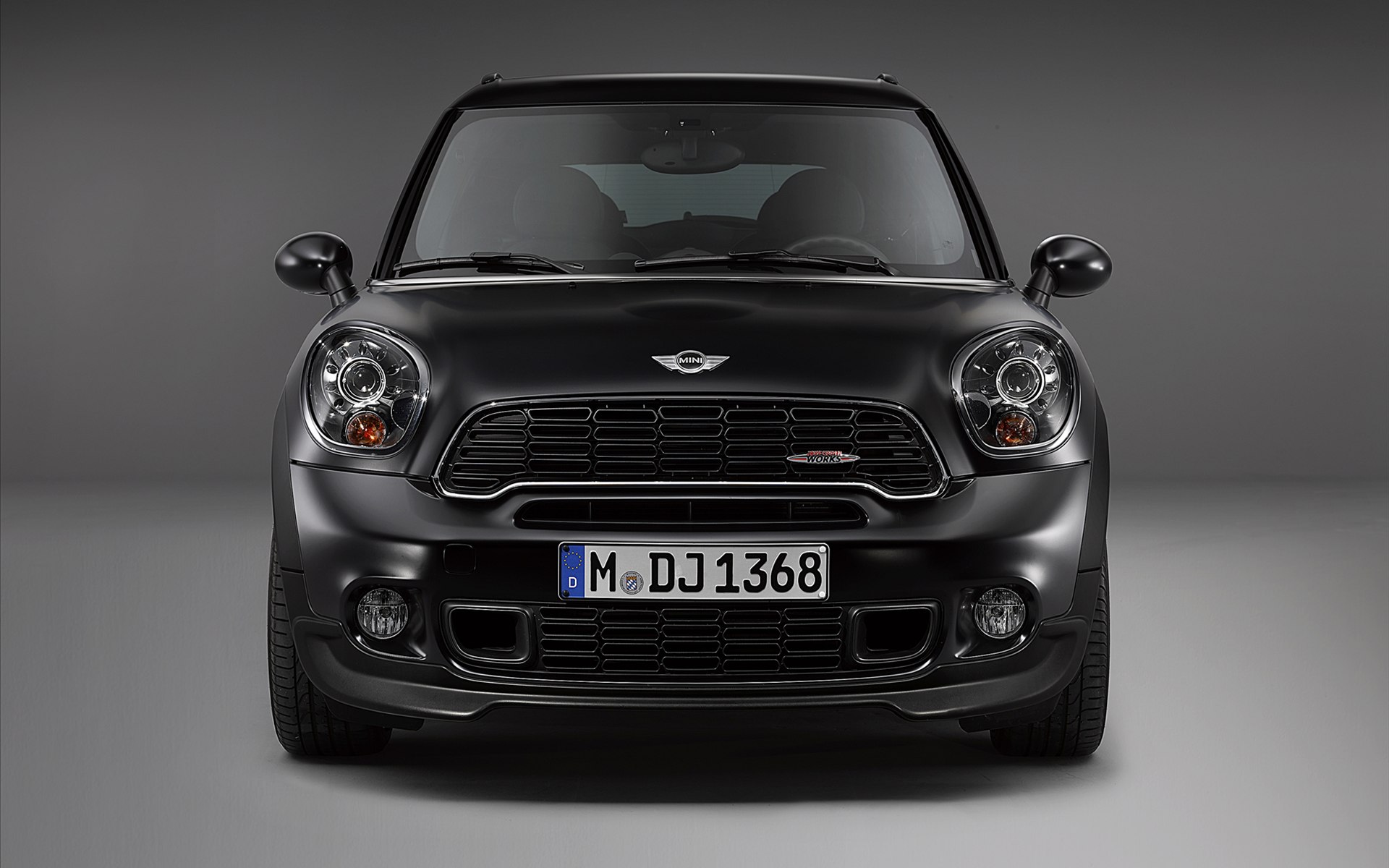 MINI Frozen Black Metallic 2014