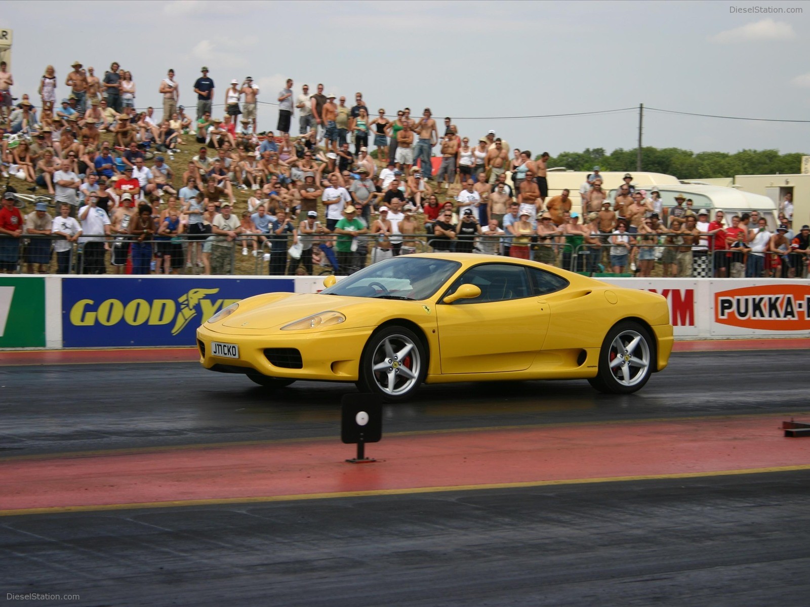 Santa Pod - Drag Racing Venue for General Public