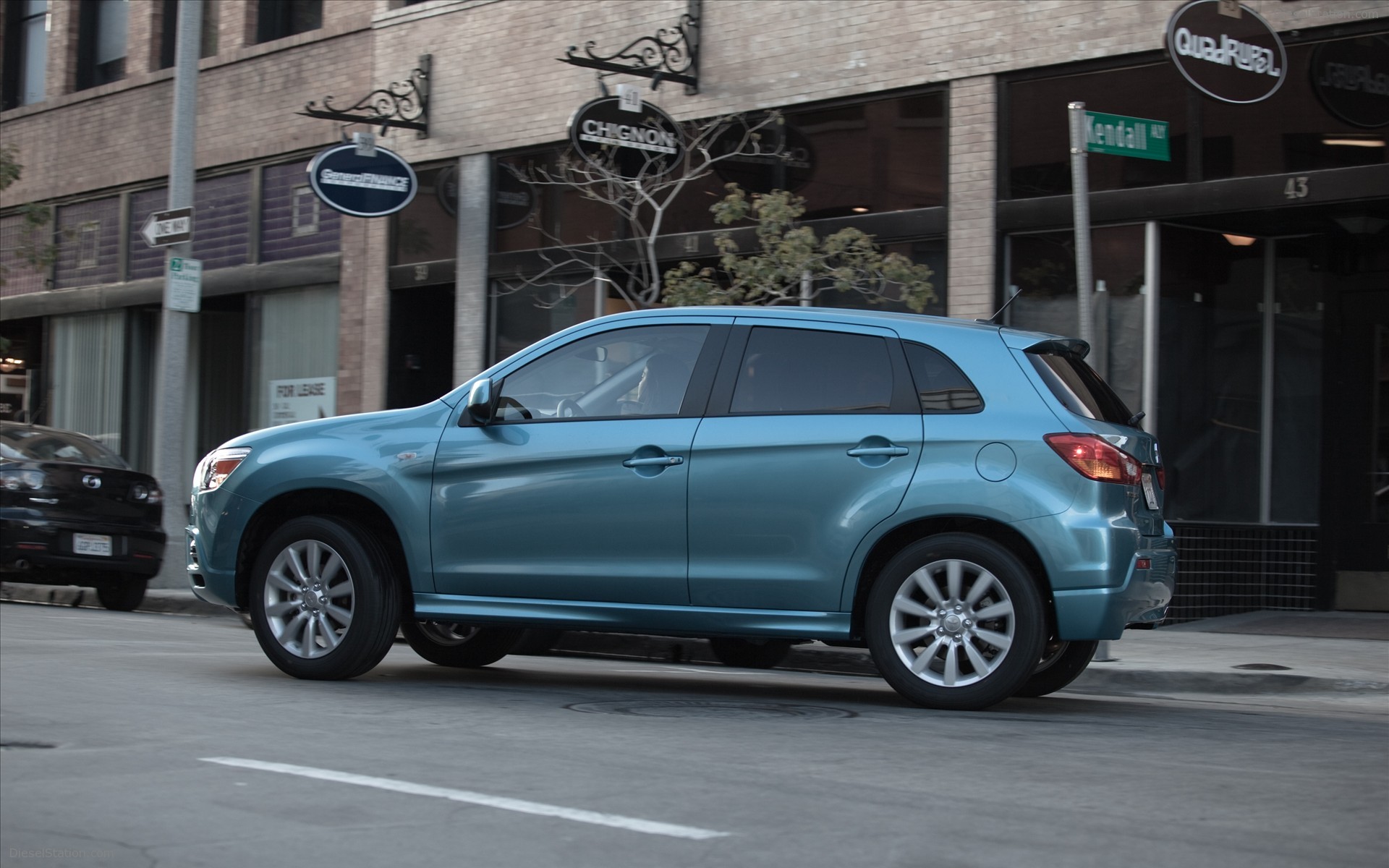 Mitsubishi CUV 2011