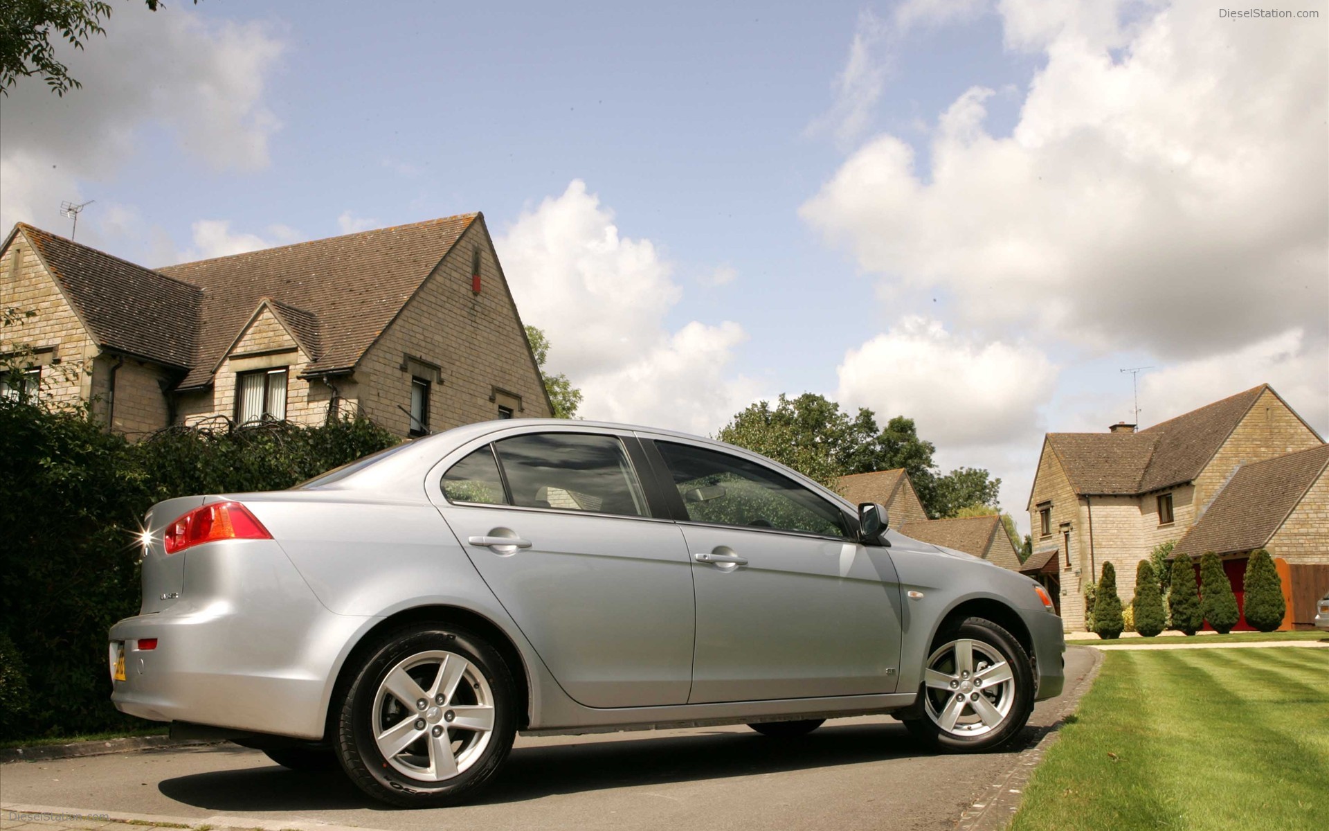Mitsubishi Lancer 1.5 SE