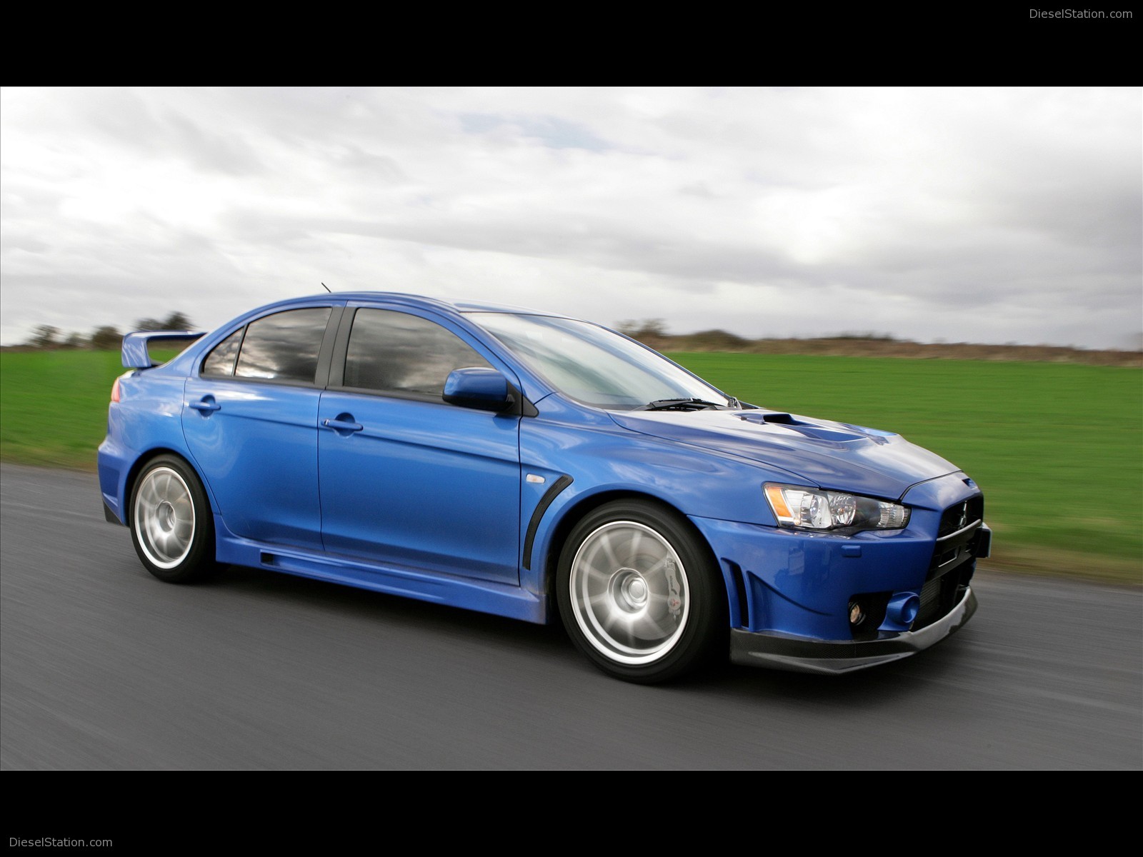 Mitsubishi Lancer Evolution X FQ-400