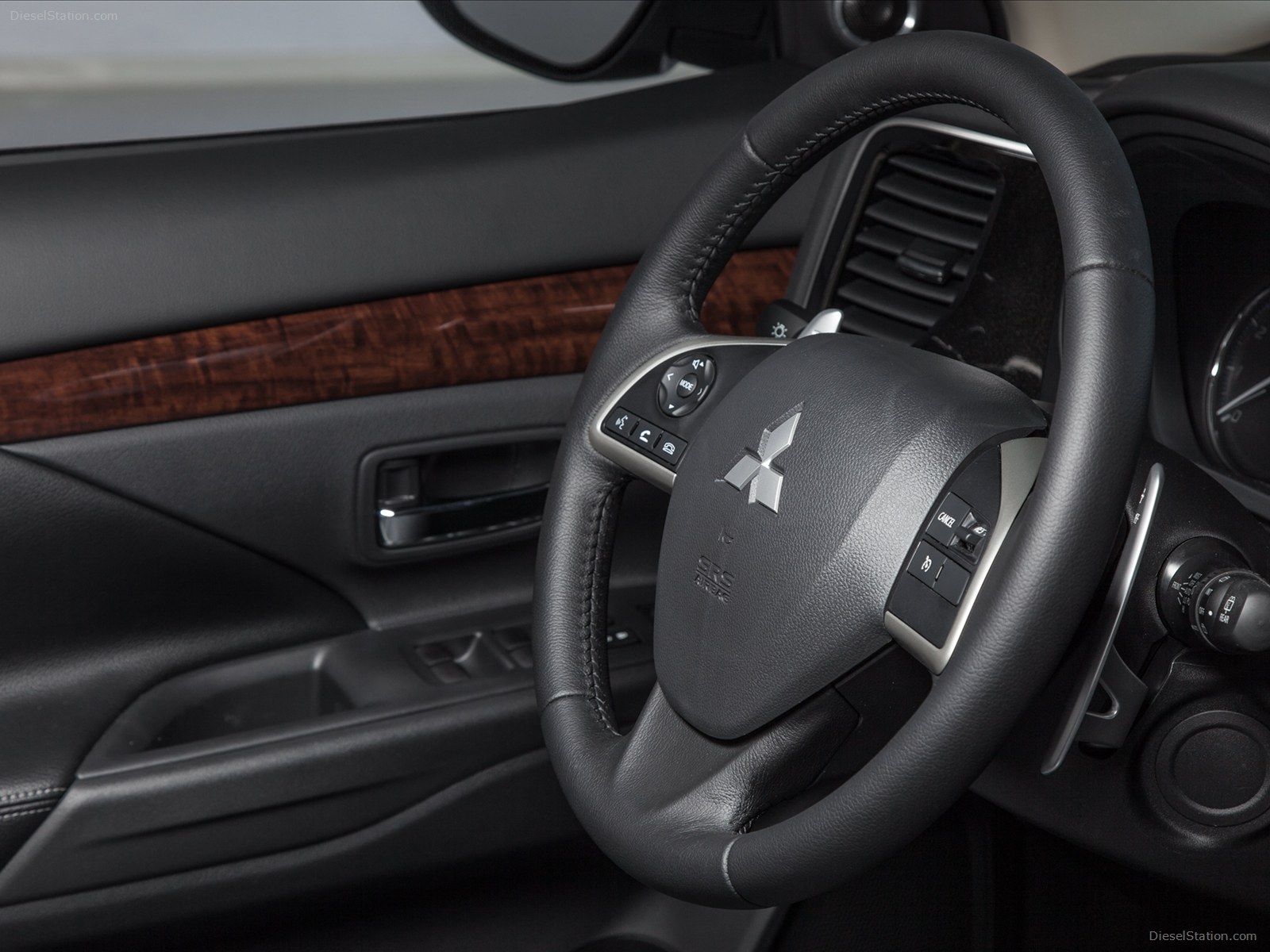 Mitsubishi Outlander GT 2014