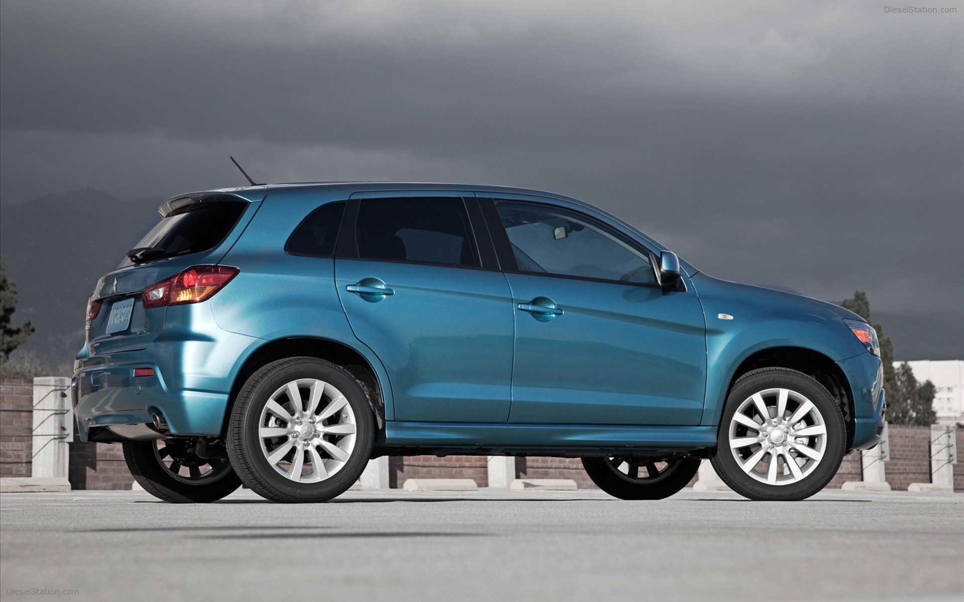 Mitsubishi Outlander Sport 2011