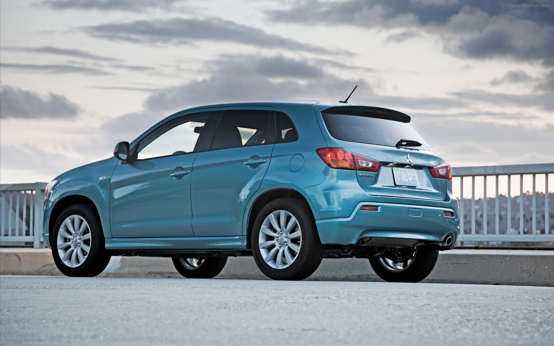 Mitsubishi Outlander Sport 2011